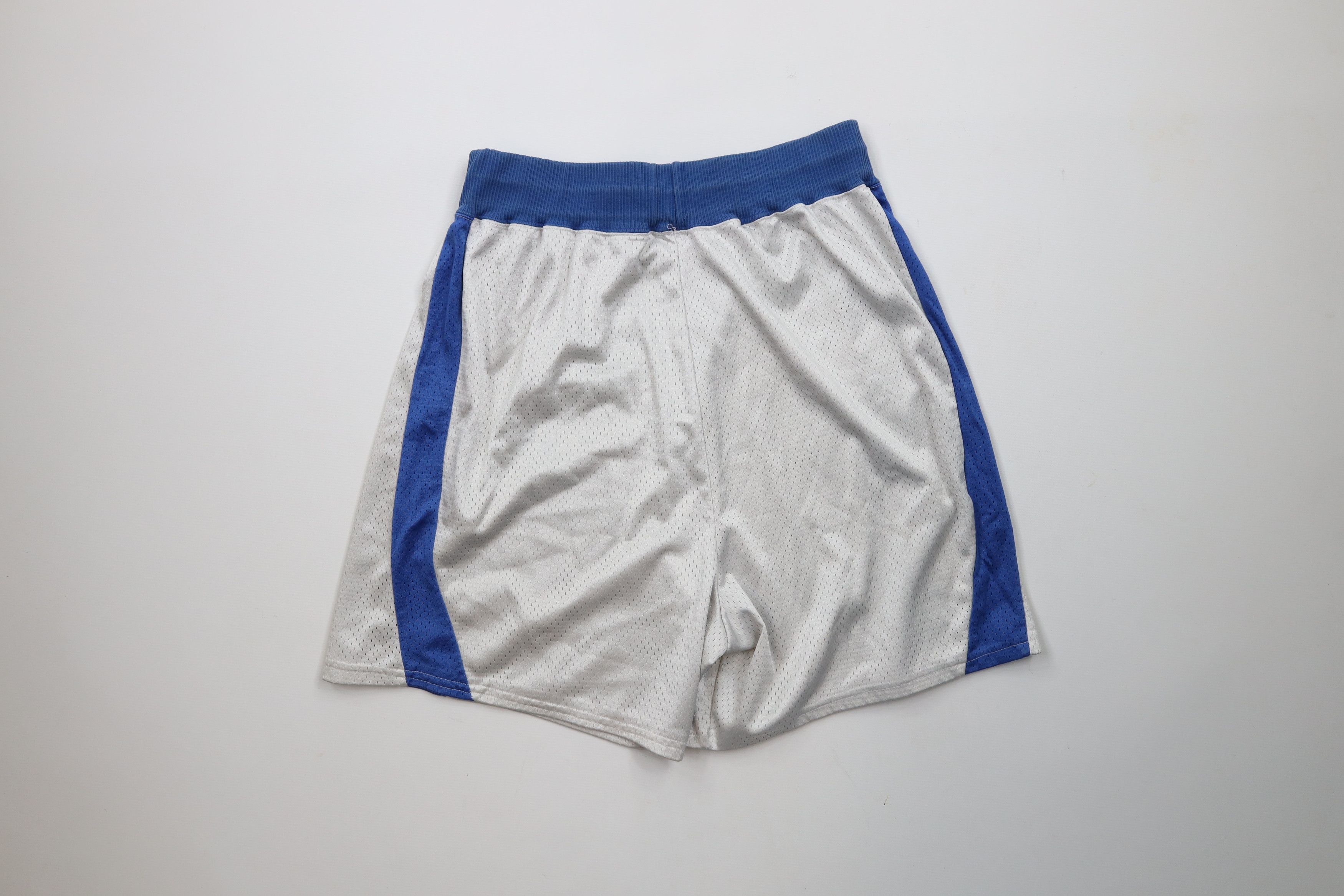 Vintage Vintage 80s 90s Streetwear Heavyweight Basketball Shorts Size US 32 / EU 48 - 11 Thumbnail