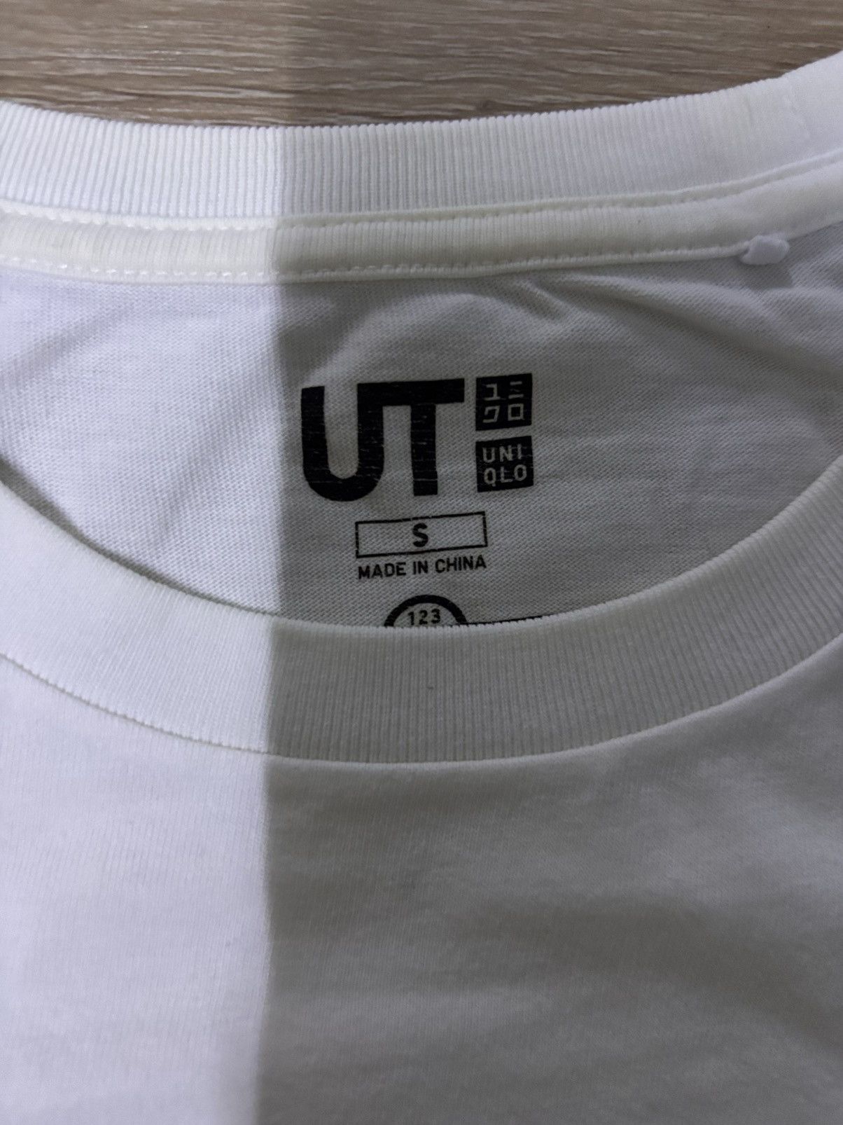 Kaws × Uniqlo UNIQLO X KAWS Size US S / EU 44-46 / 1 - 2 Thumbnail