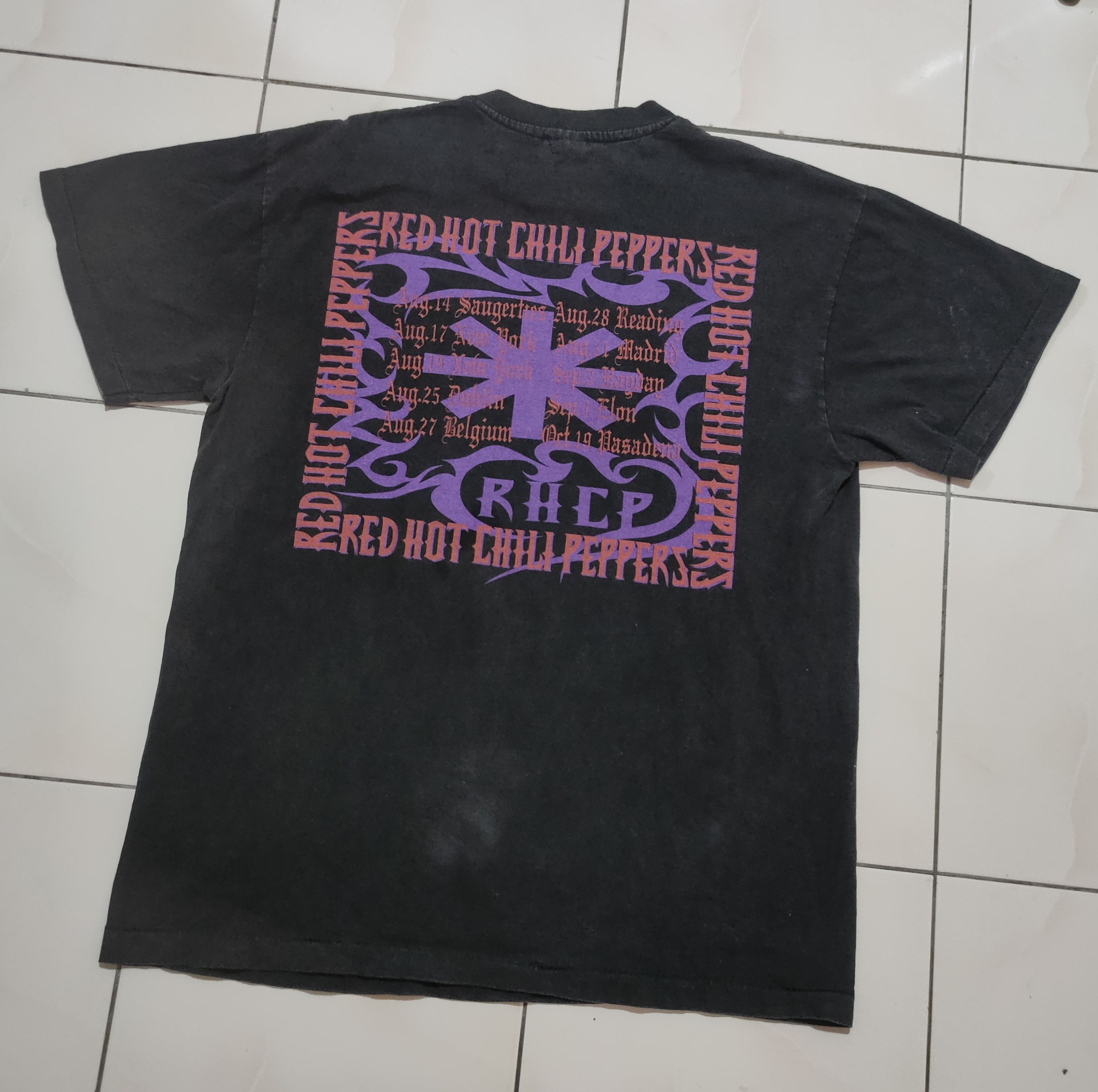 Band Tees Rare red hot chilli peppers Size US L / EU 52-54 / 3 - 2 Thumbnail