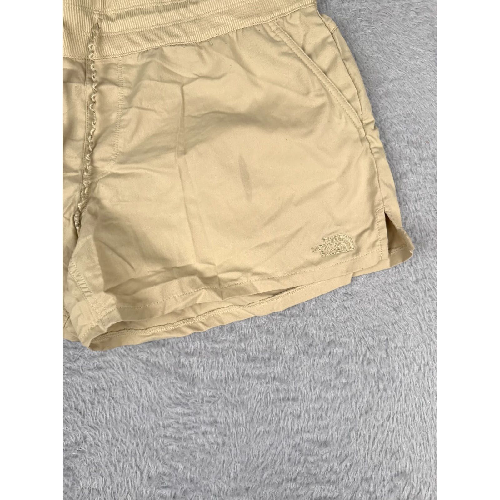 The North Face VINTAGE The North Face Shorts Women Large Beige Elastic Waist Activewear Casual 4" Gym Hike Yoga Outdoor Size 36" / US 14 / IT 50 - 2 Thumbnail
