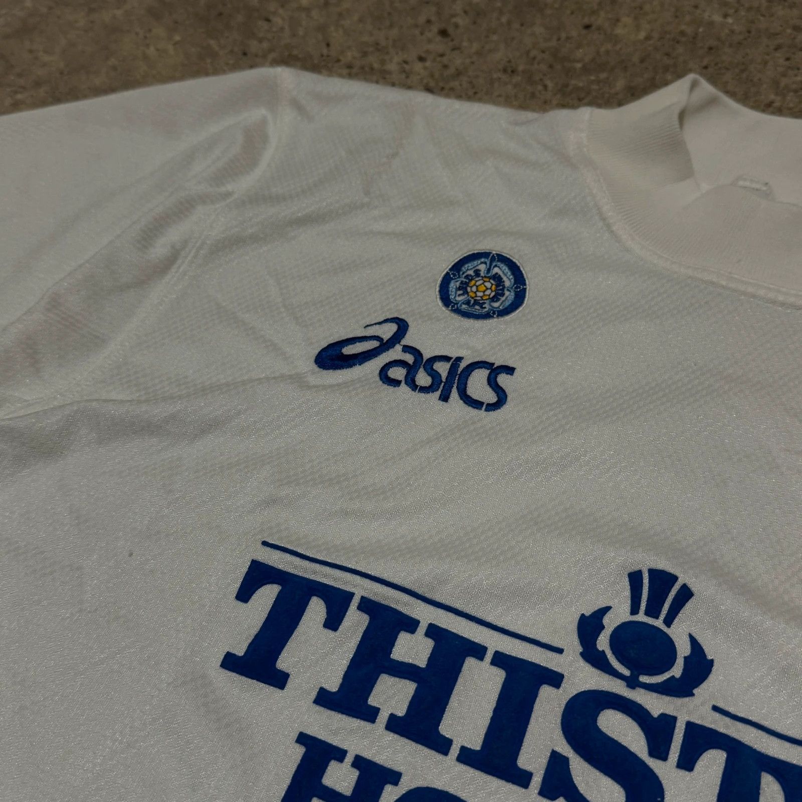 Asics Vintage 95-96 Leeds United home football shirt asics Size US L / EU 52-54 / 3 - 3 Thumbnail