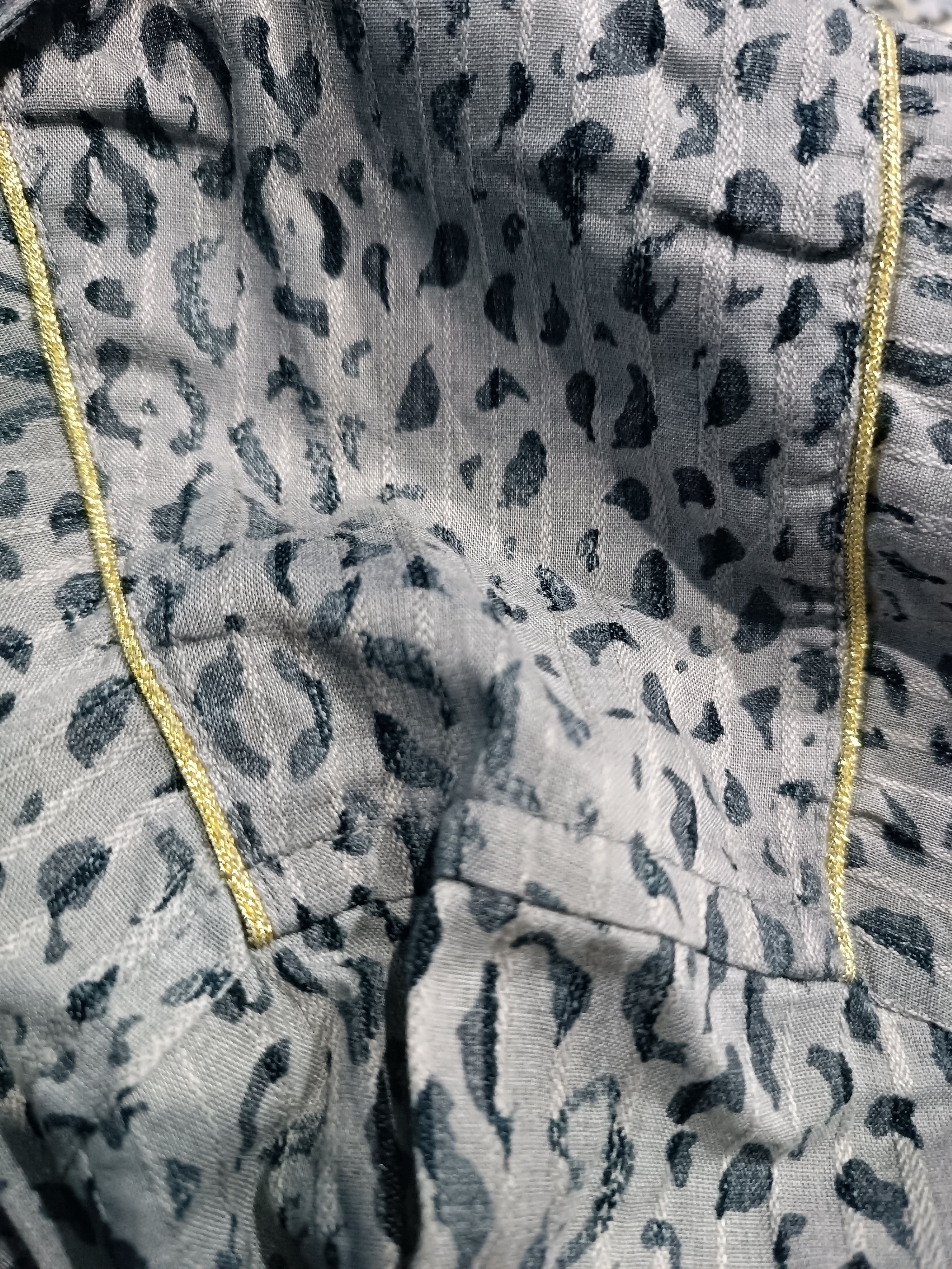 Japanese Brand Grey Leopard Print Long Sleeve Shirt Size US M / EU 48-50 / 2 - 10 Thumbnail