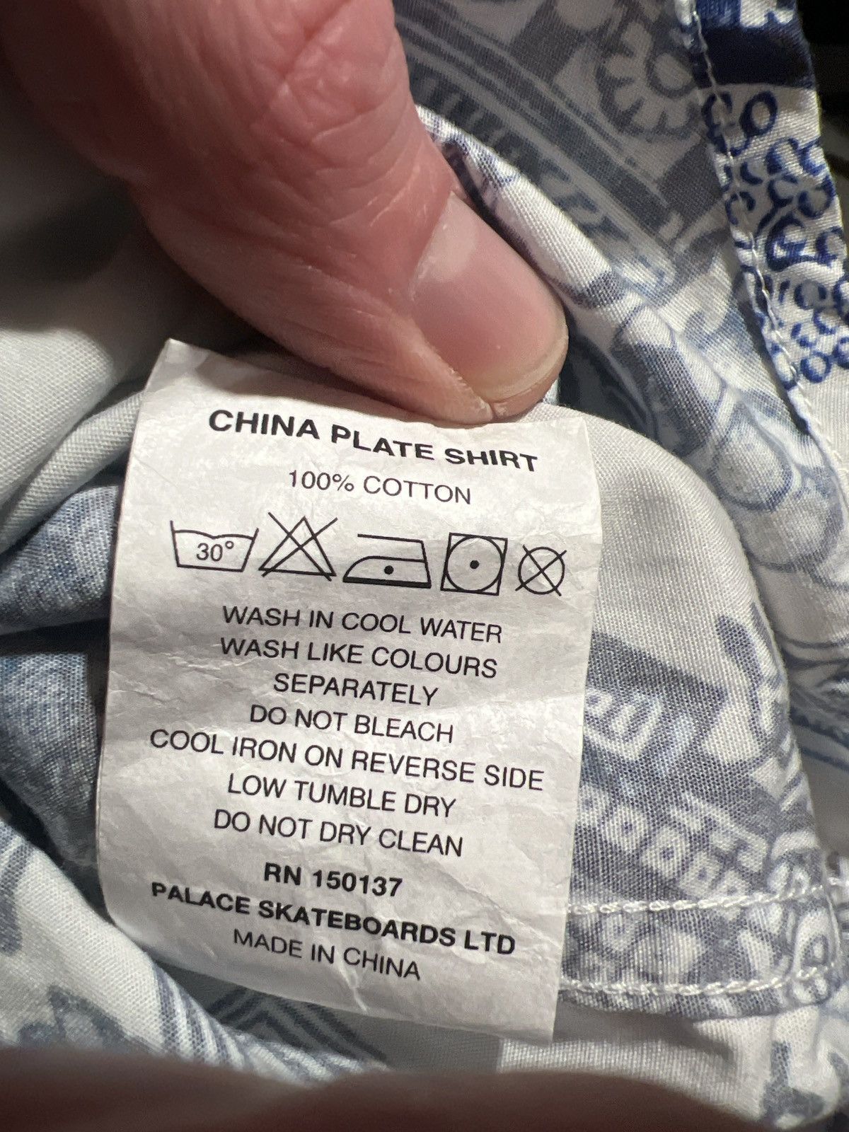 Palace Palace China Plate Long Sleeve Shirt Large | Worn Once Size US L / EU 52-54 / 3 - 5 Thumbnail