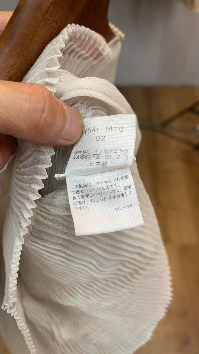 Issey Miyake Issey Miyake size:2 Grey pleated top Size M / US 6-8 / IT 42-44 - 5 Thumbnail