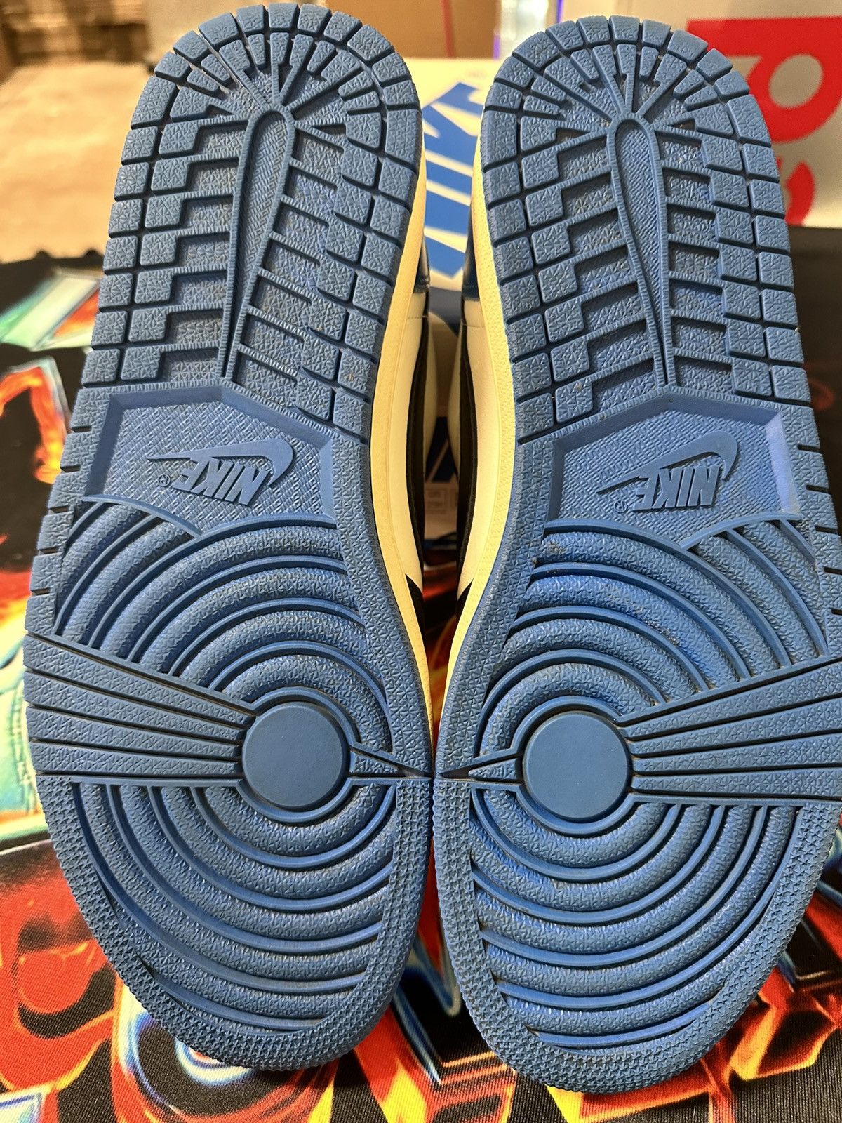 Nike × Travis Scott Travis scott low fragments Size US 11 / EU 44 - 10 Thumbnail
