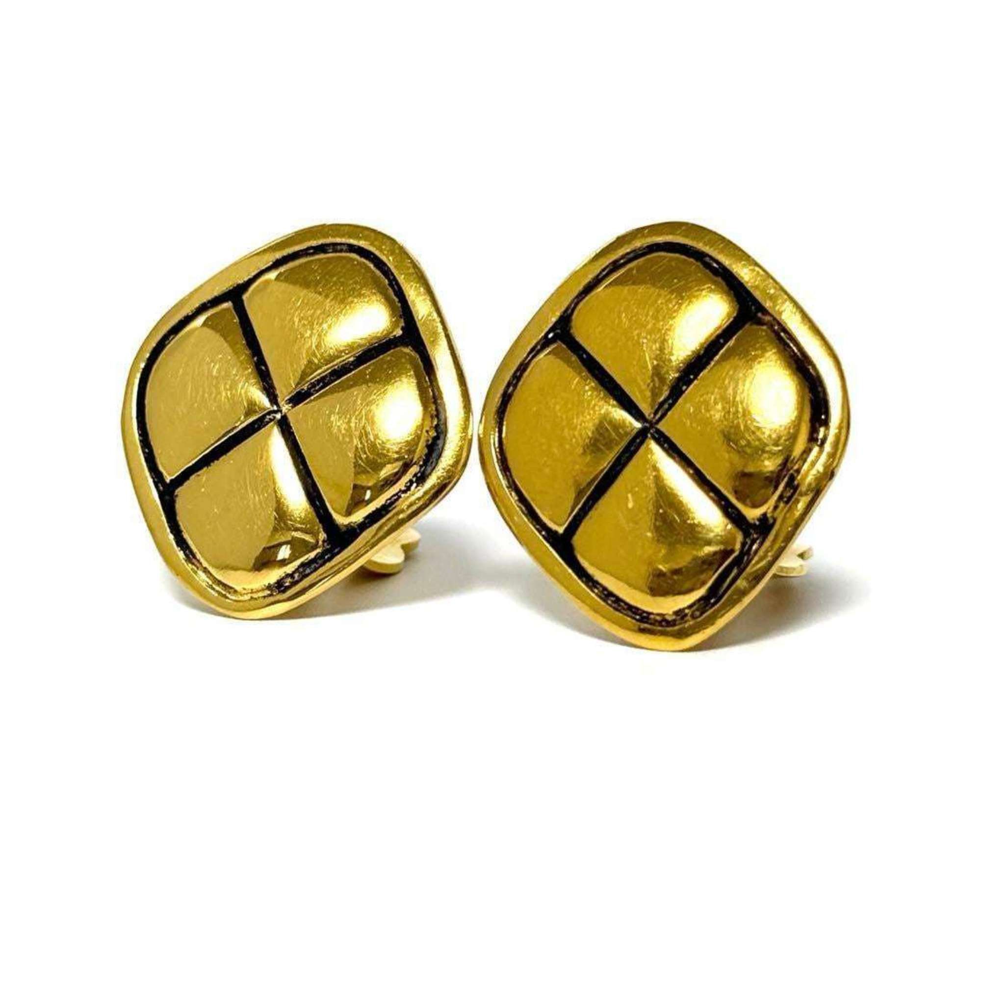 Chanel Chanel Women's Vintage Clip Earrings Matelasse Size ONE SIZE - 1 Thumbnail