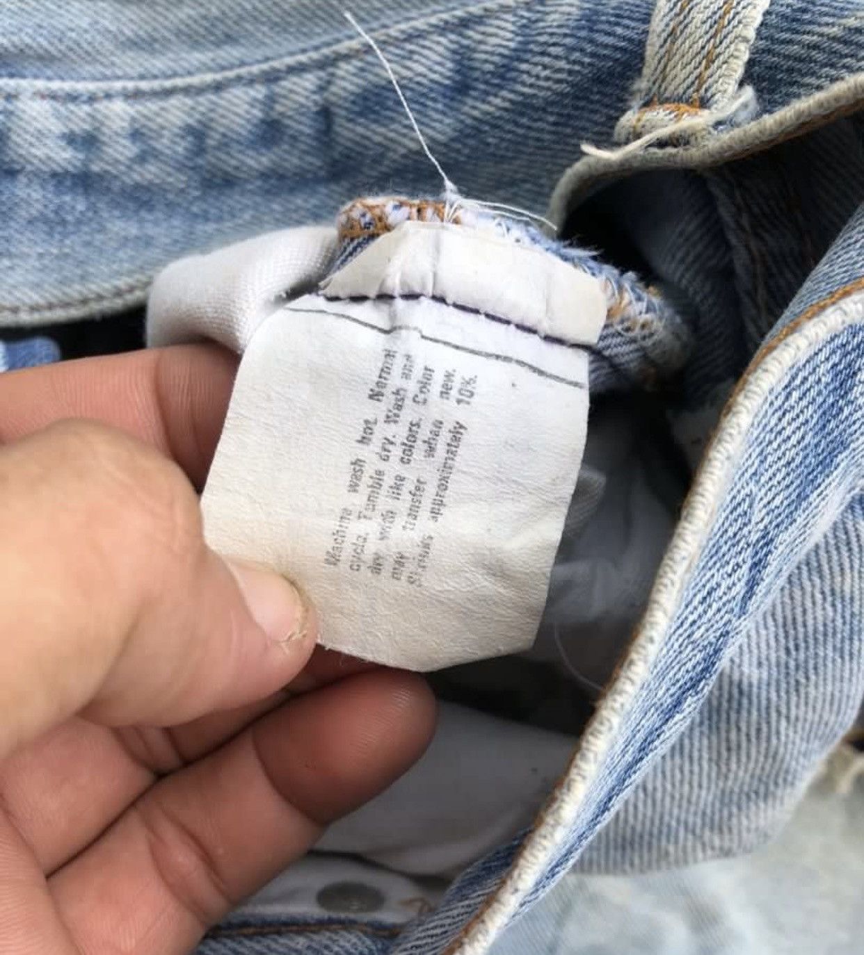Levi's DESTROY VINTAGE 80 LEVIS 501 fly button distressed REWORK B1 Size US 31 - 11 Thumbnail