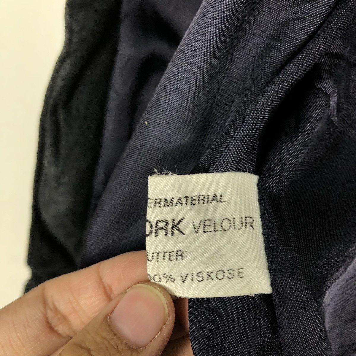 Genuine Leather Vintage Pig Skin Genuine Leather Jacket England Issey Miyake Size US L / EU 52-54 / 3 - 20 Thumbnail