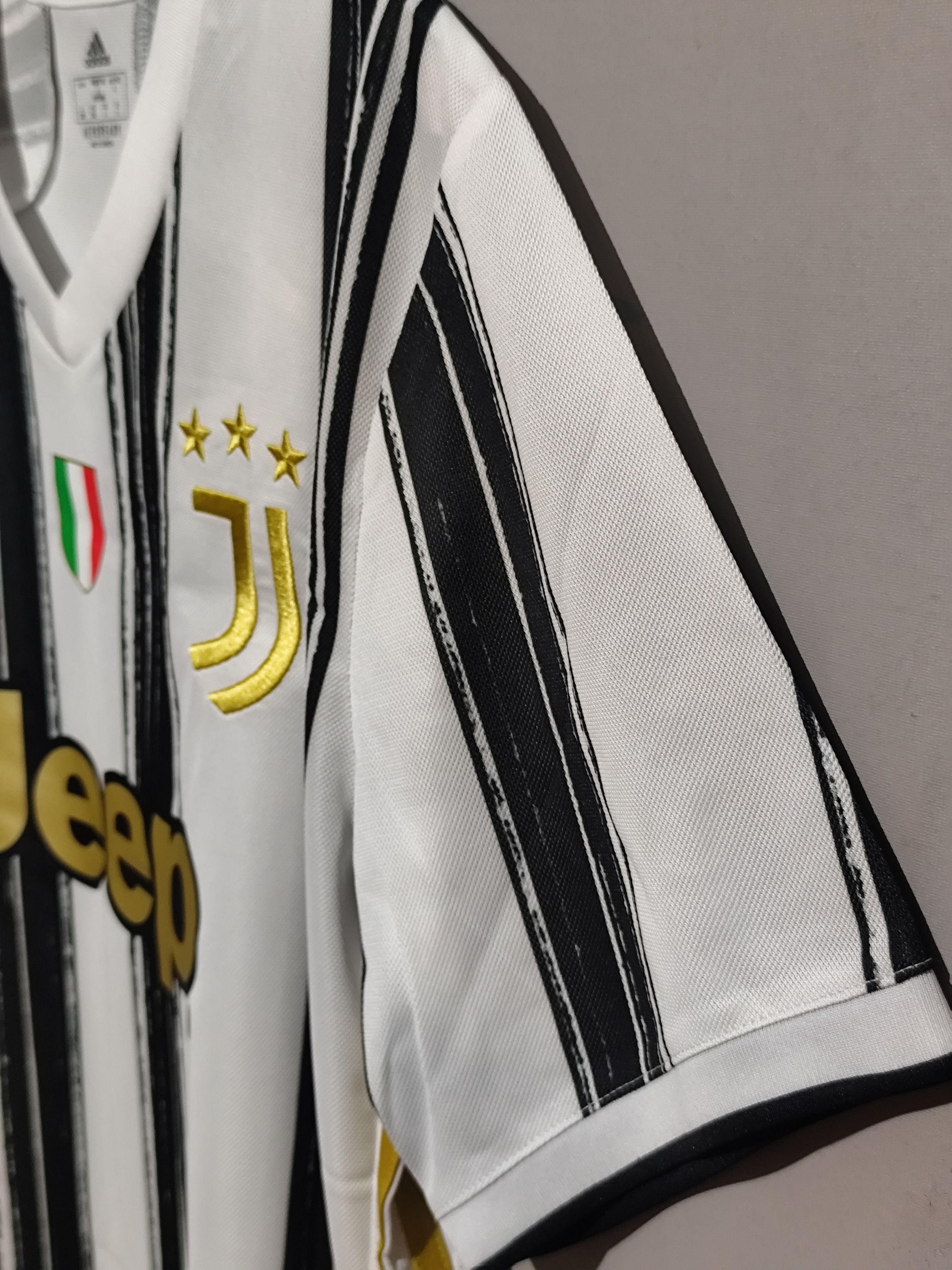 Adidas Adidas x Juventus #7 Cristiano Ronaldo 2020/2021 Home Jersey Size US L / EU 52-54 / 3 - 8 Thumbnail