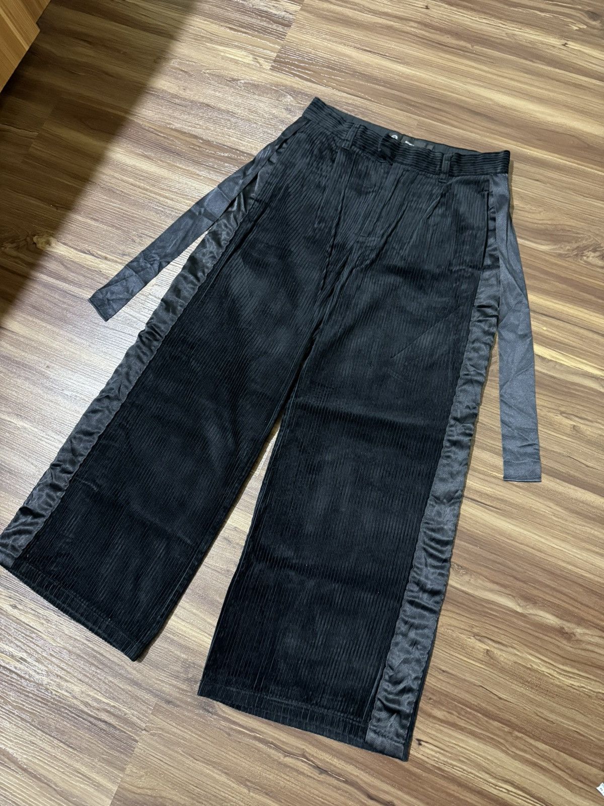 If Six Was Nine Relax pants gu x undercover Size US 28 / EU 44 - 2 Thumbnail