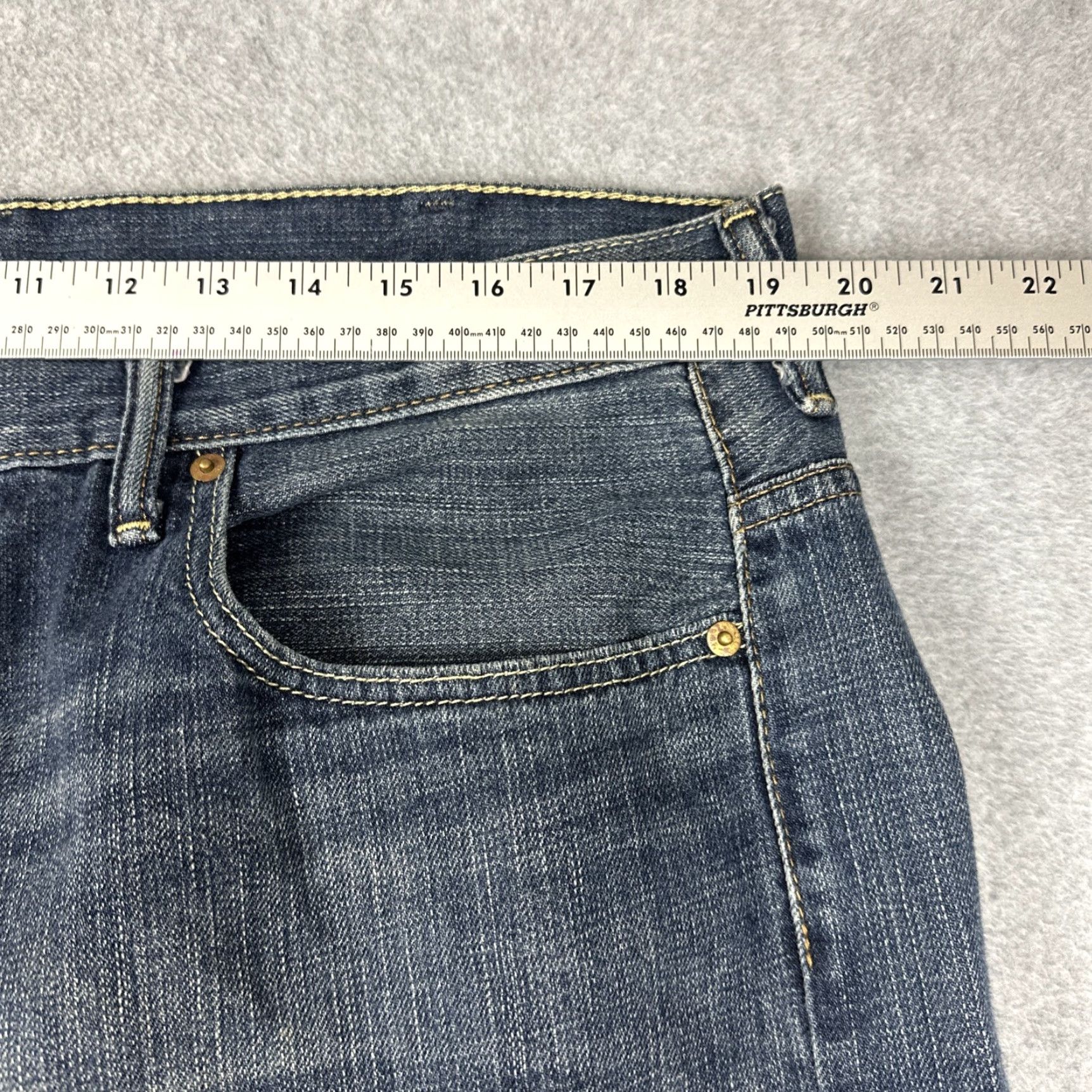 Levi's VINTAGE Levi's 569 Jeans Mens 38x30(28) Blue Straight Medium Wash Denim Y2K Wide Leg Size US 38 / EU 54 - 5 Thumbnail