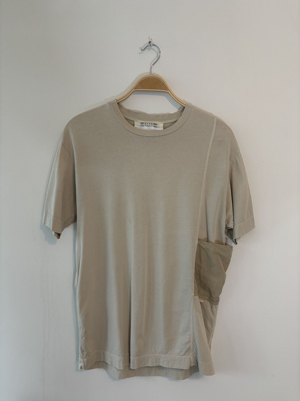 1017 ALYX 9SM 1017 Alyx 9SM Concealed Pocket T-Shirt Size US M / EU 48-50 / 2 - 1 Thumbnail