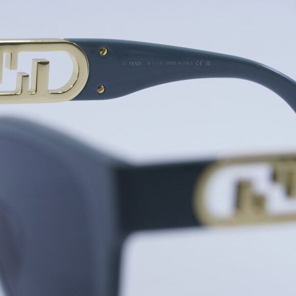 Fendi Fendi FE40063I 20A Sunglasses Transparent Grey Square Frame Size ONE SIZE - 7 Thumbnail