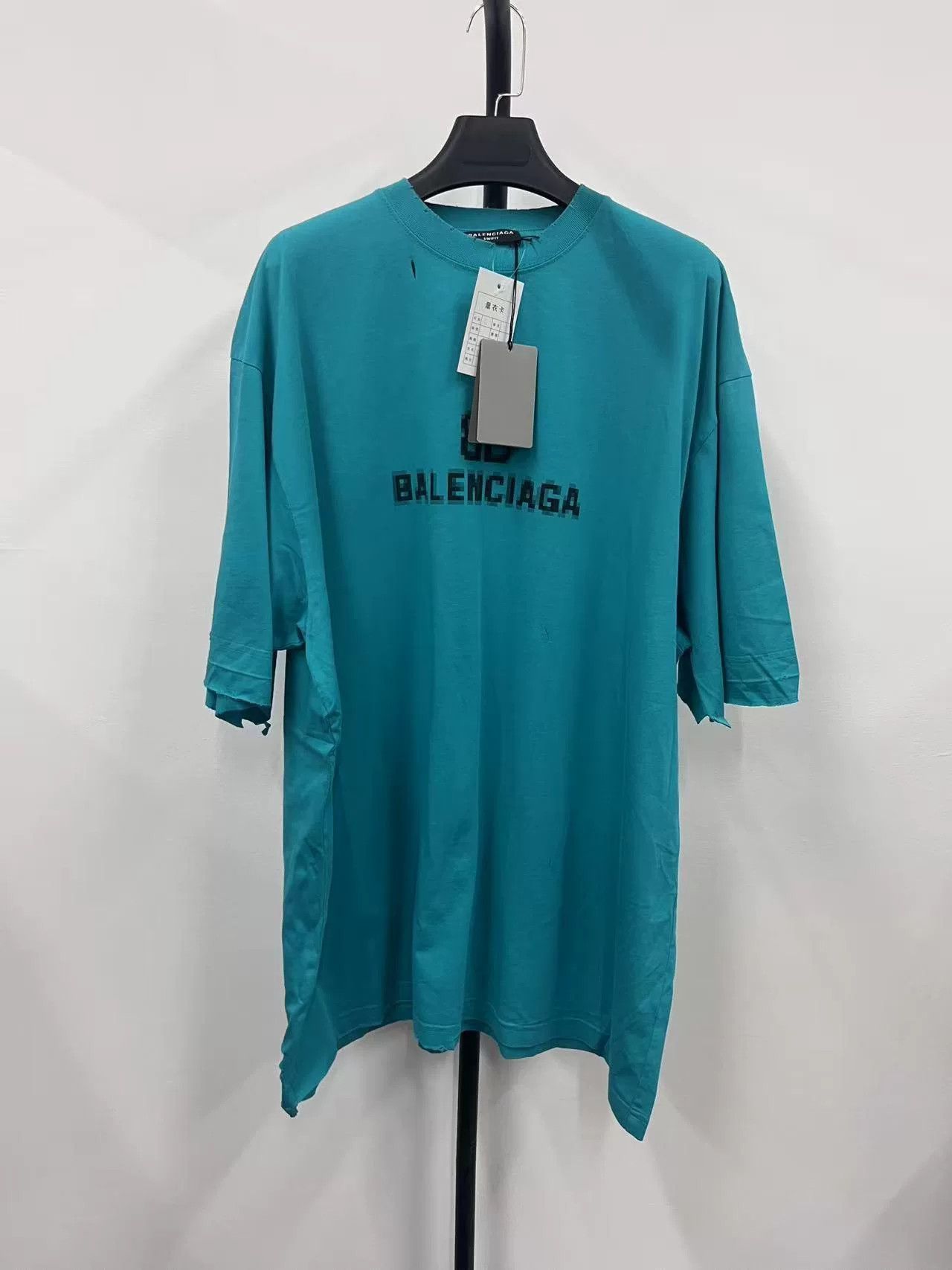 Balenciaga Balenciaga Mosaic Blur Logo Oversized Distressed T-shirt Size US S / EU 44-46 / 1 - 1 Thumbnail