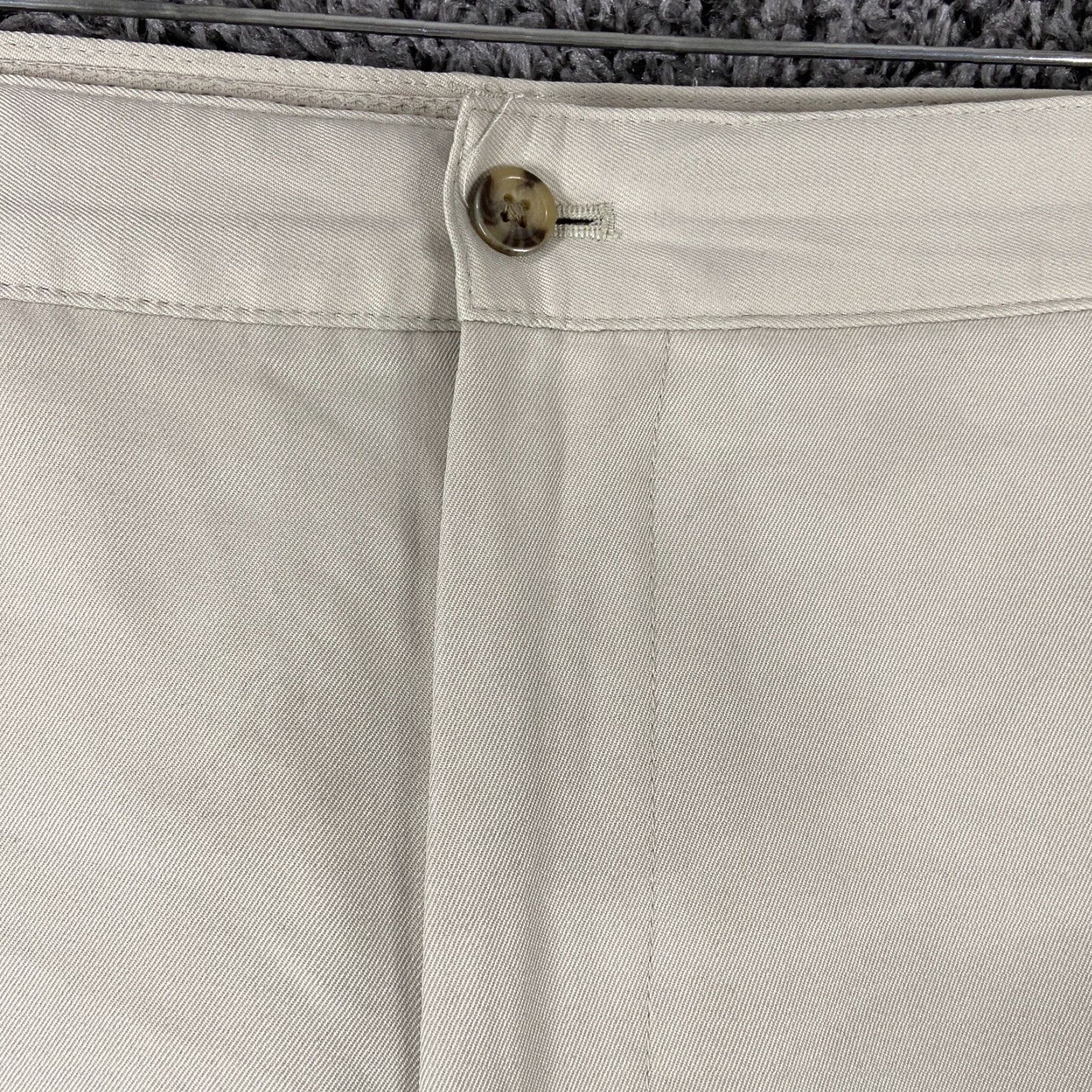 Izod IZOD Golf Beige Shorts Men’s 40 Size US 40 / EU 56 - 4 Thumbnail