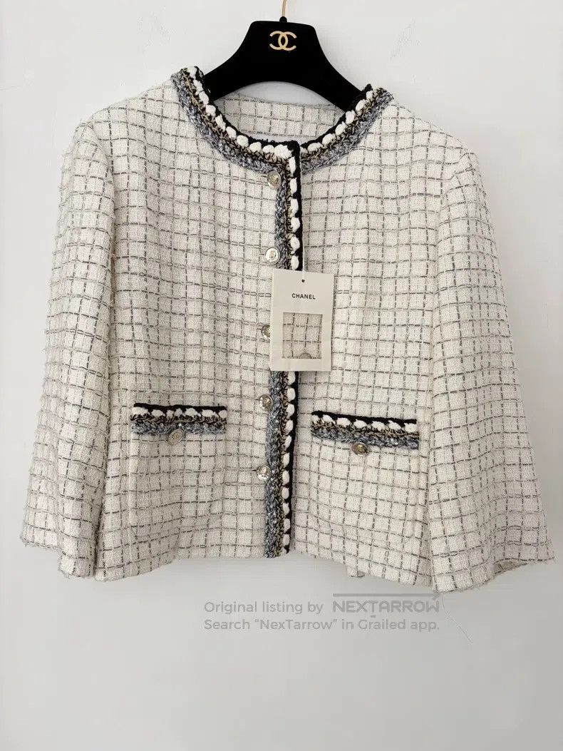 Chanel Chanel Black and white checkered tweed cloak coat Size S / US 4 / IT 40 - 1 Thumbnail