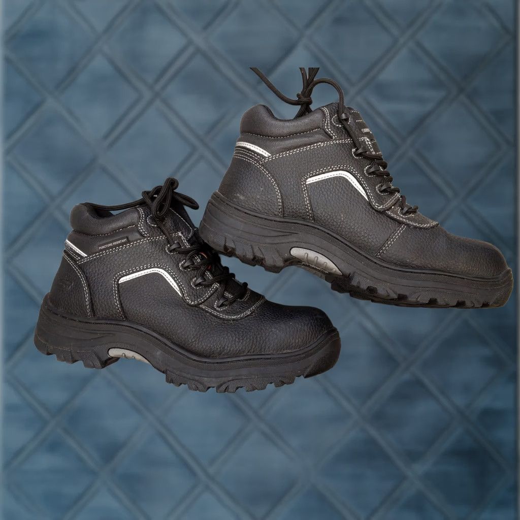 SKECHERS Skechers Work Boots Mens 10 Black Leather Composite Toe Slip Resistant 77144 Casual/Workwear Combat Boot Size US 10 / EU 43 - 1 Thumbnail
