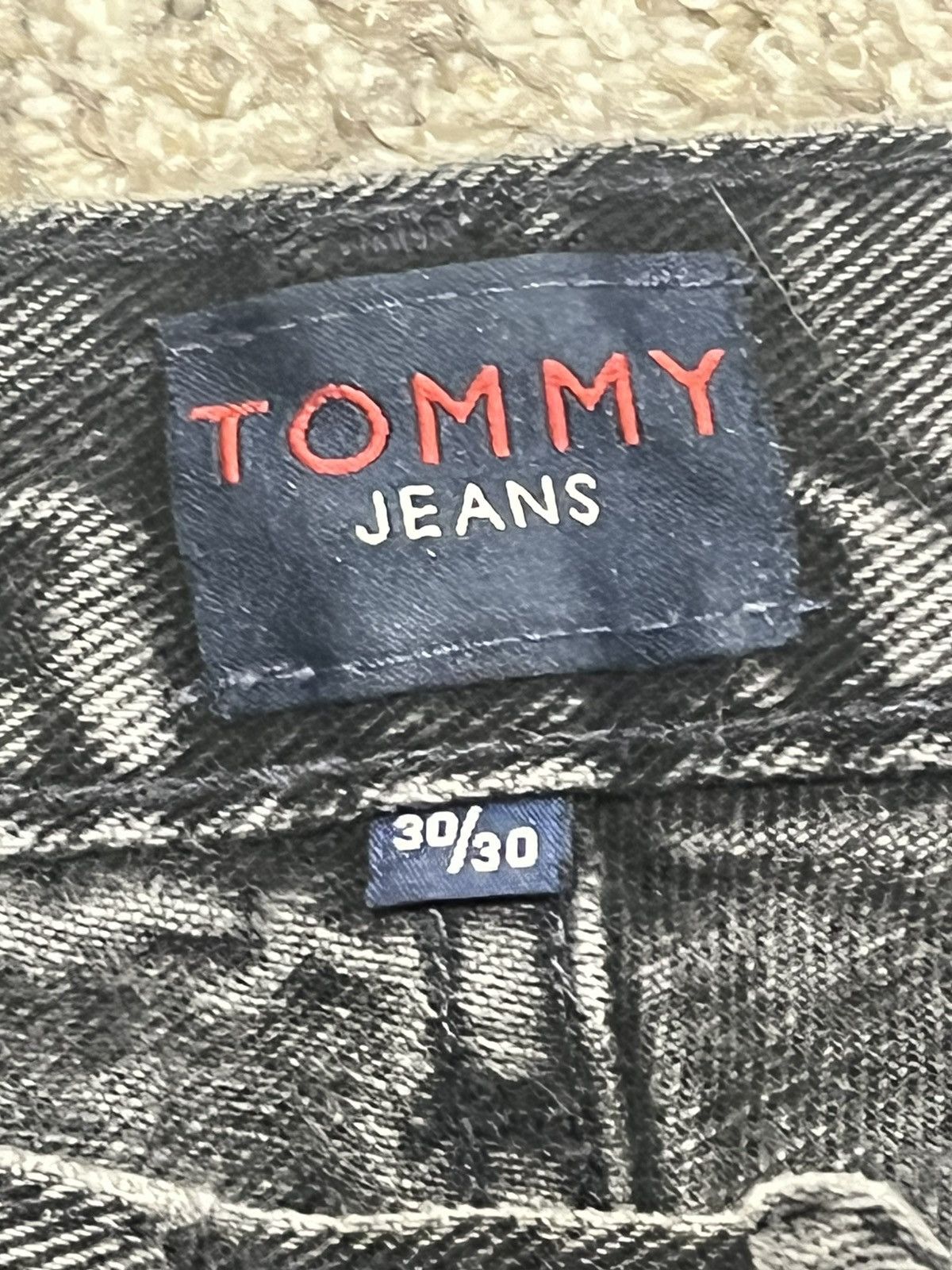 Tommy Hilfiger × Vintage Distressed Black Tommy Hilfiger Denim Size US 30 / EU 46 - 4 Thumbnail
