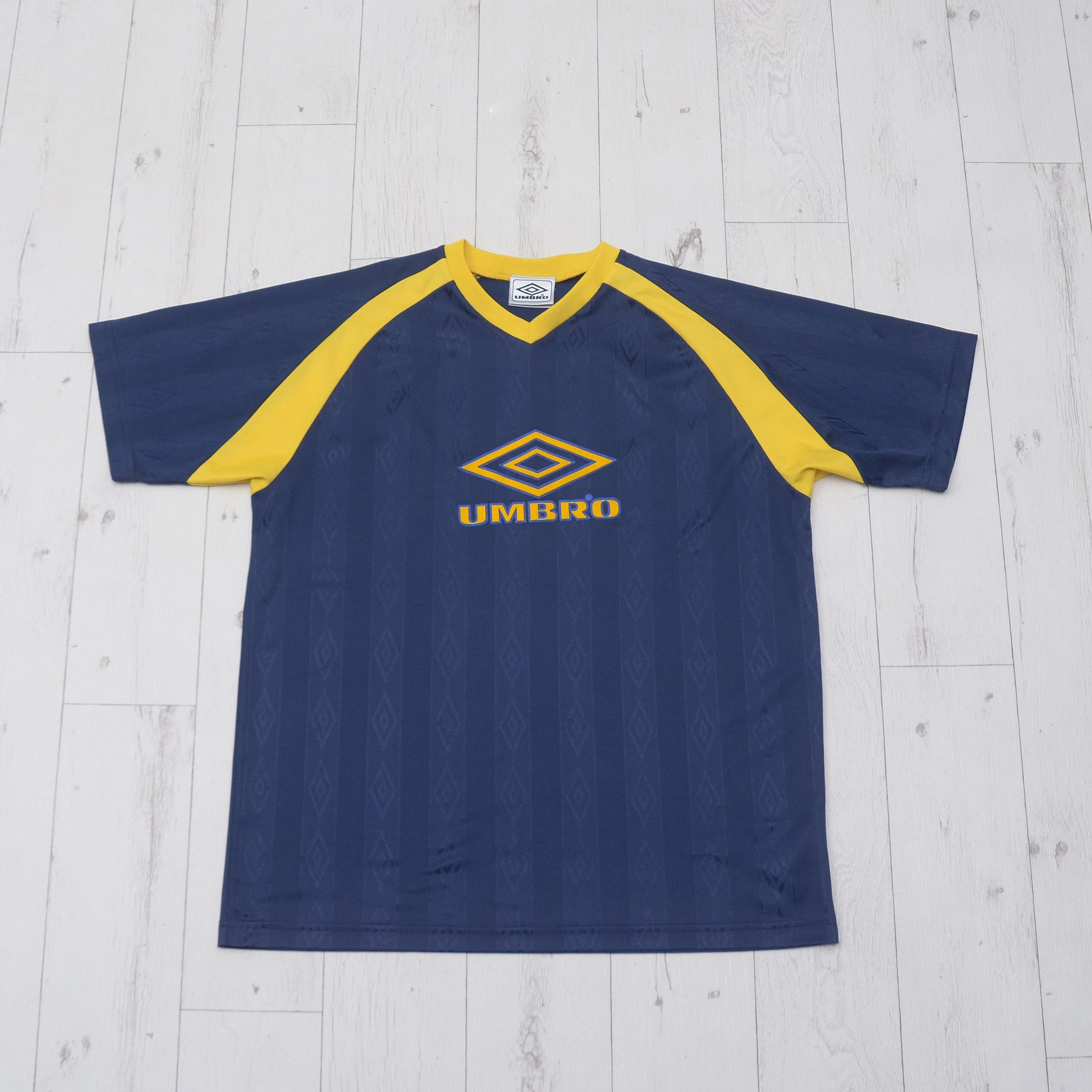 Umbro × Vintage Vintage Umbro Big logo Tee T-shirt Monogram 90`s Rare XL Size US XL / EU 56 / 4 - 2 Thumbnail