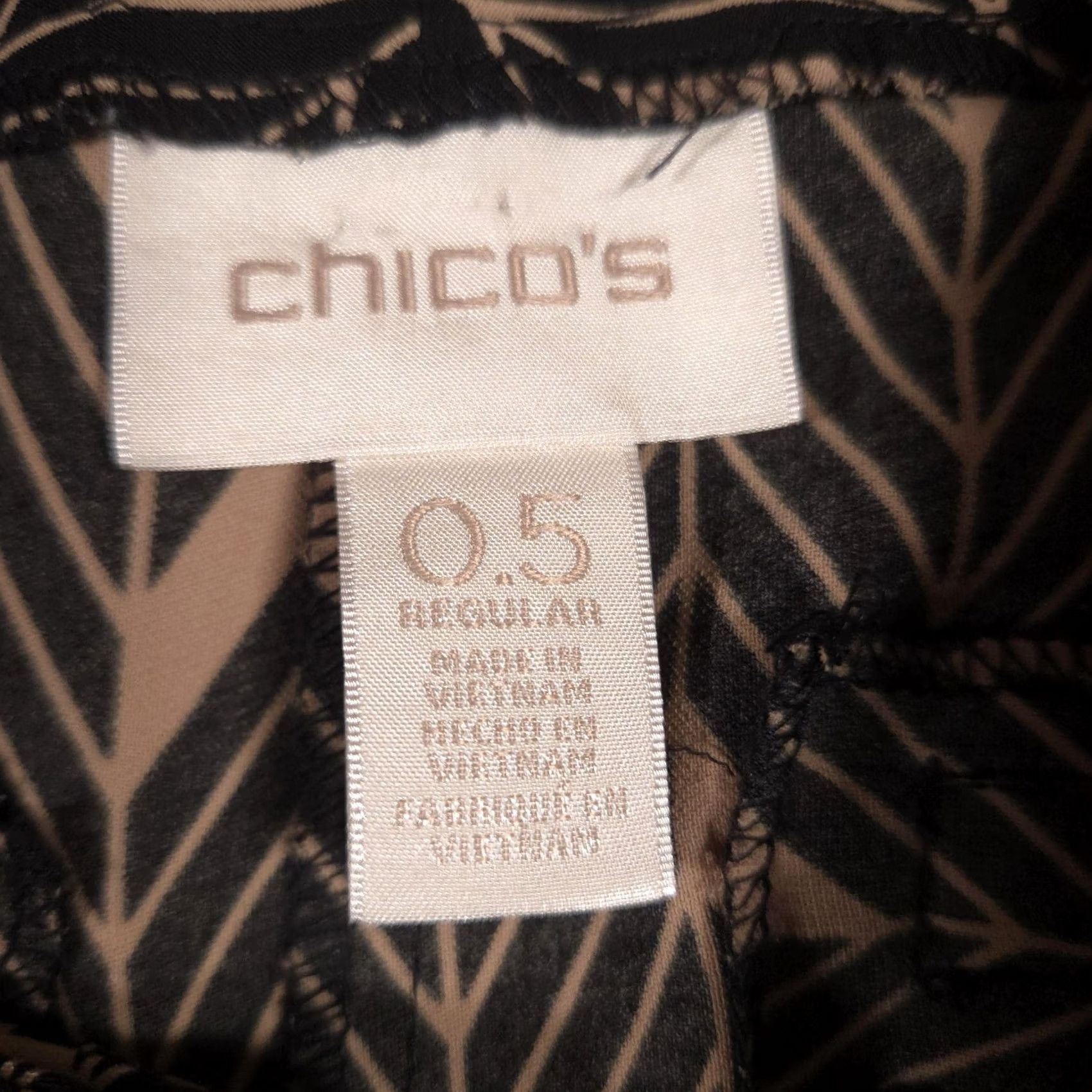 Vintage Chico's Dress Pants Womens 0.5 Beige Black Geometric Wide Leg Crepe Zip Pockets Size 25" / US 0 / IT 36 - 5 Thumbnail