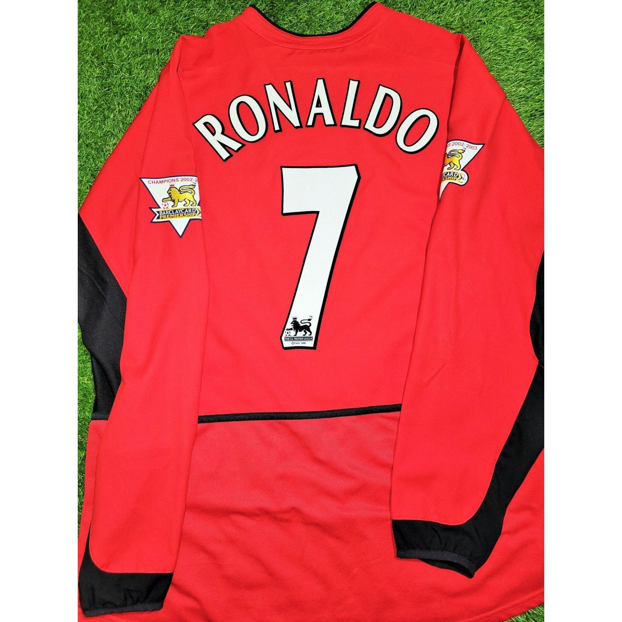 image of Nike Ronaldo Manchester United 2003 2004 Debut Soccer Jersey XL in Red, Men's