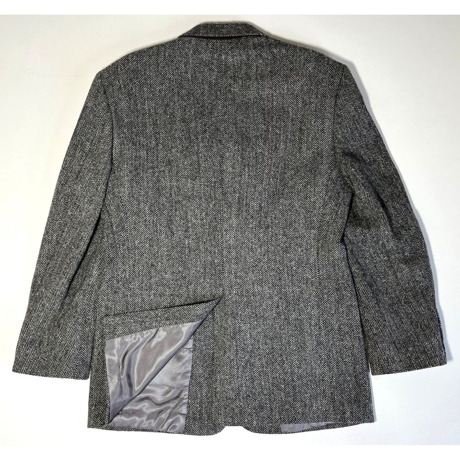 Harris Tweed VINTAGE Harris Tweed Blazer Men 40R Wool Gray Herringbone Button 100% Pure New Wool Regular Jacket Mens Medium? Size 40R - 5 Thumbnail