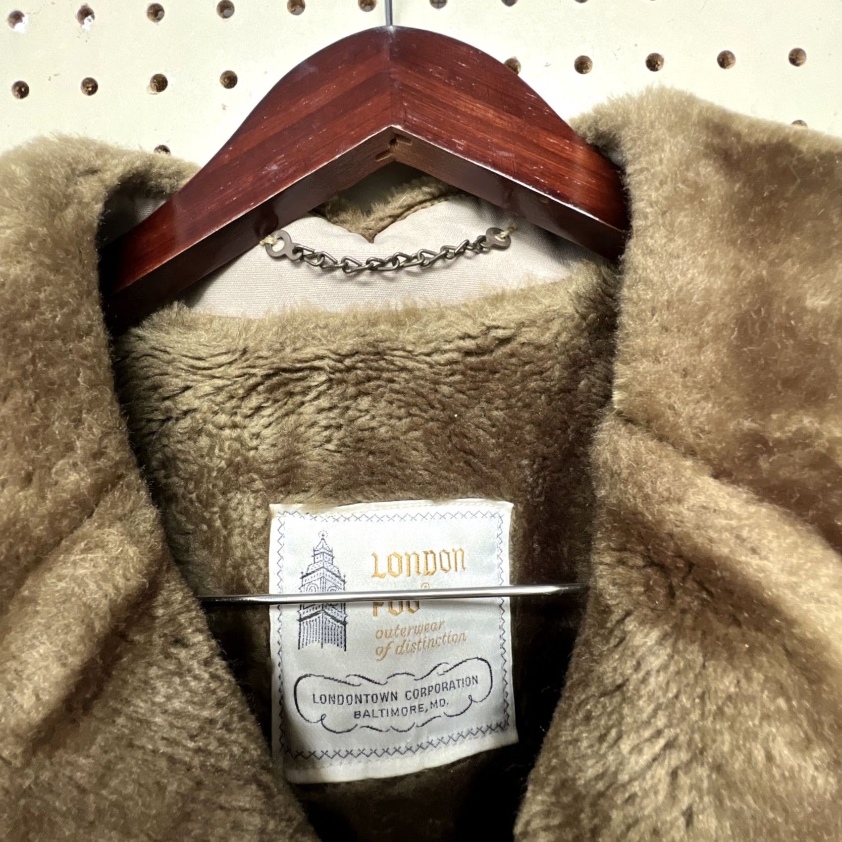 London Fog VINTAGE London Fog Coat Trench Coat Women’s M Beige Faux Fur Lined Belted Size M / US 6-8 / IT 42-44 - 6 Thumbnail