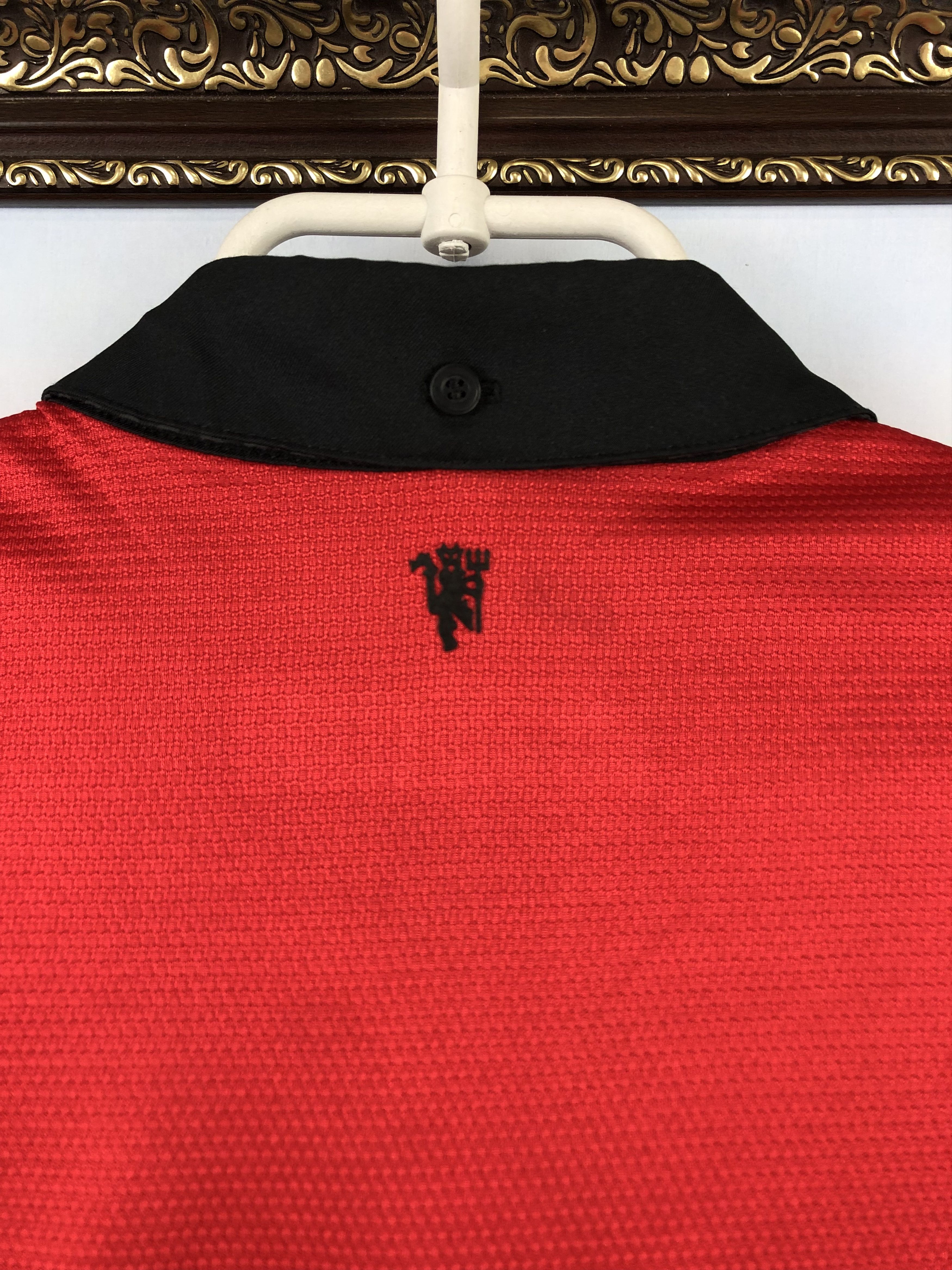 Nike Manchester United football shirt 2013 Soccer Nike Jersey Size US M / EU 48-50 / 2 - 19 Thumbnail