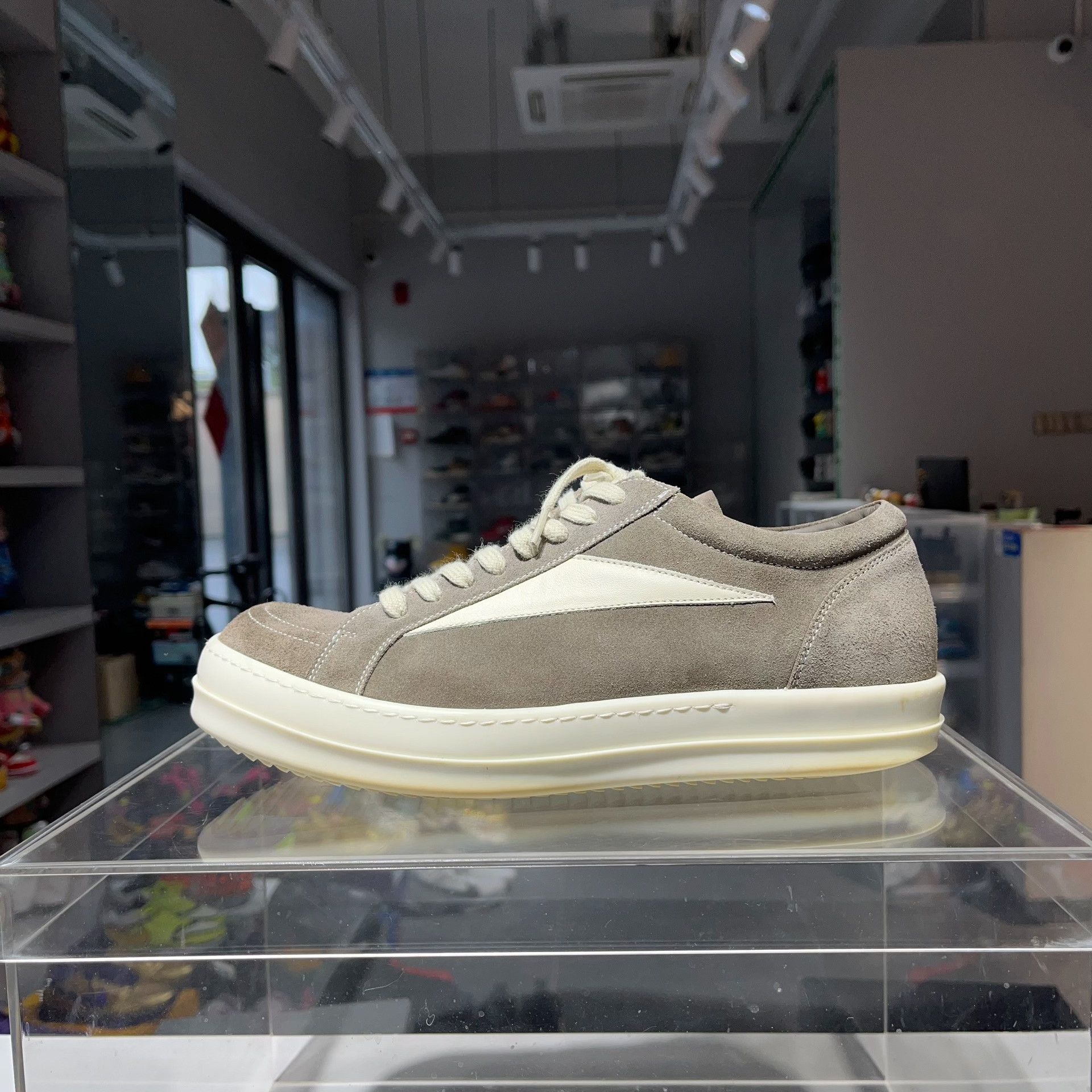 Rick Owens Rick Owens Gray Lowtop Sneakers 9 Men Size US 9 / EU 42 - 1 Thumbnail