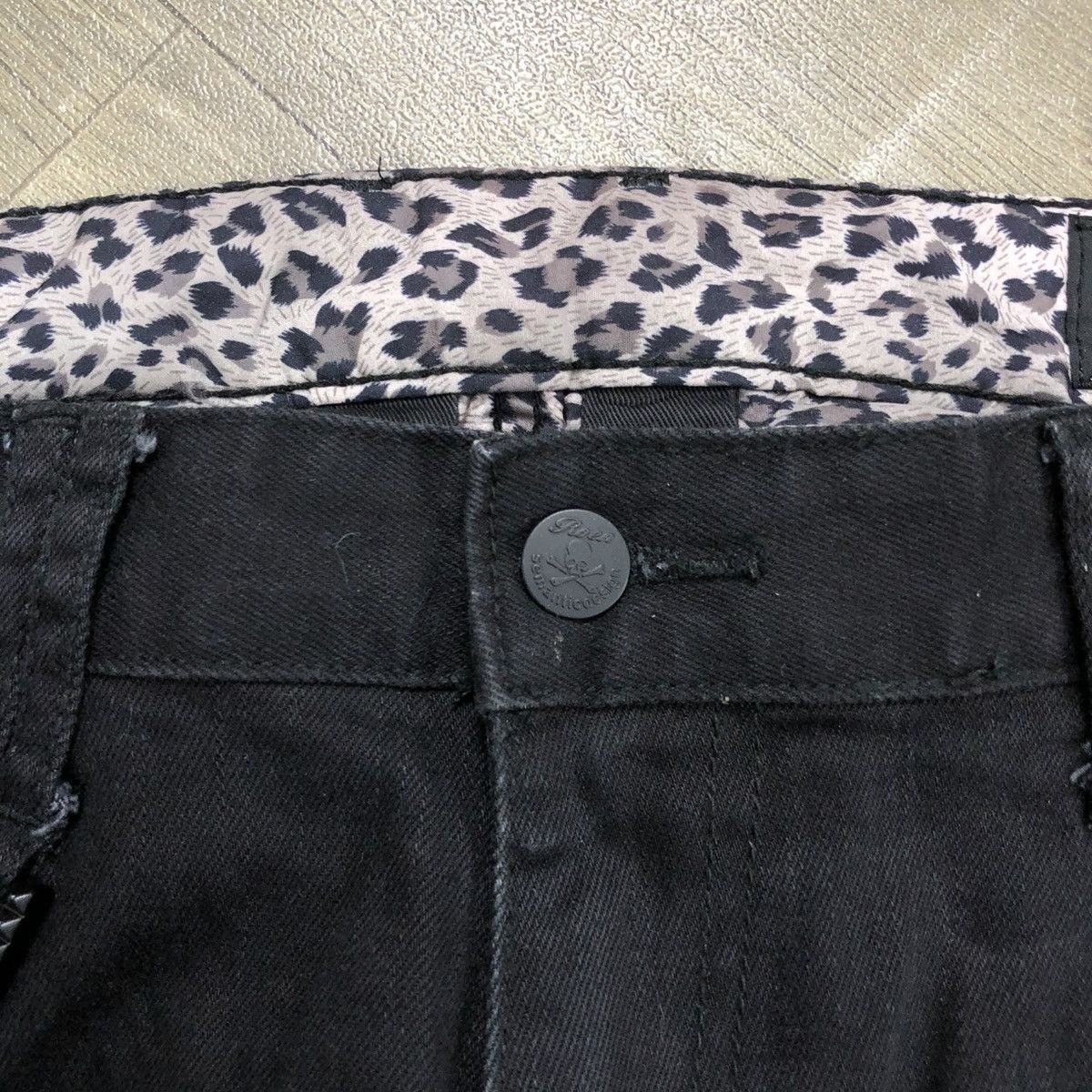 Japanese Brand 2000s Semantic Design x Roen Skulls Leopard Black Jeans Lgb Size US 33 - 7 Thumbnail
