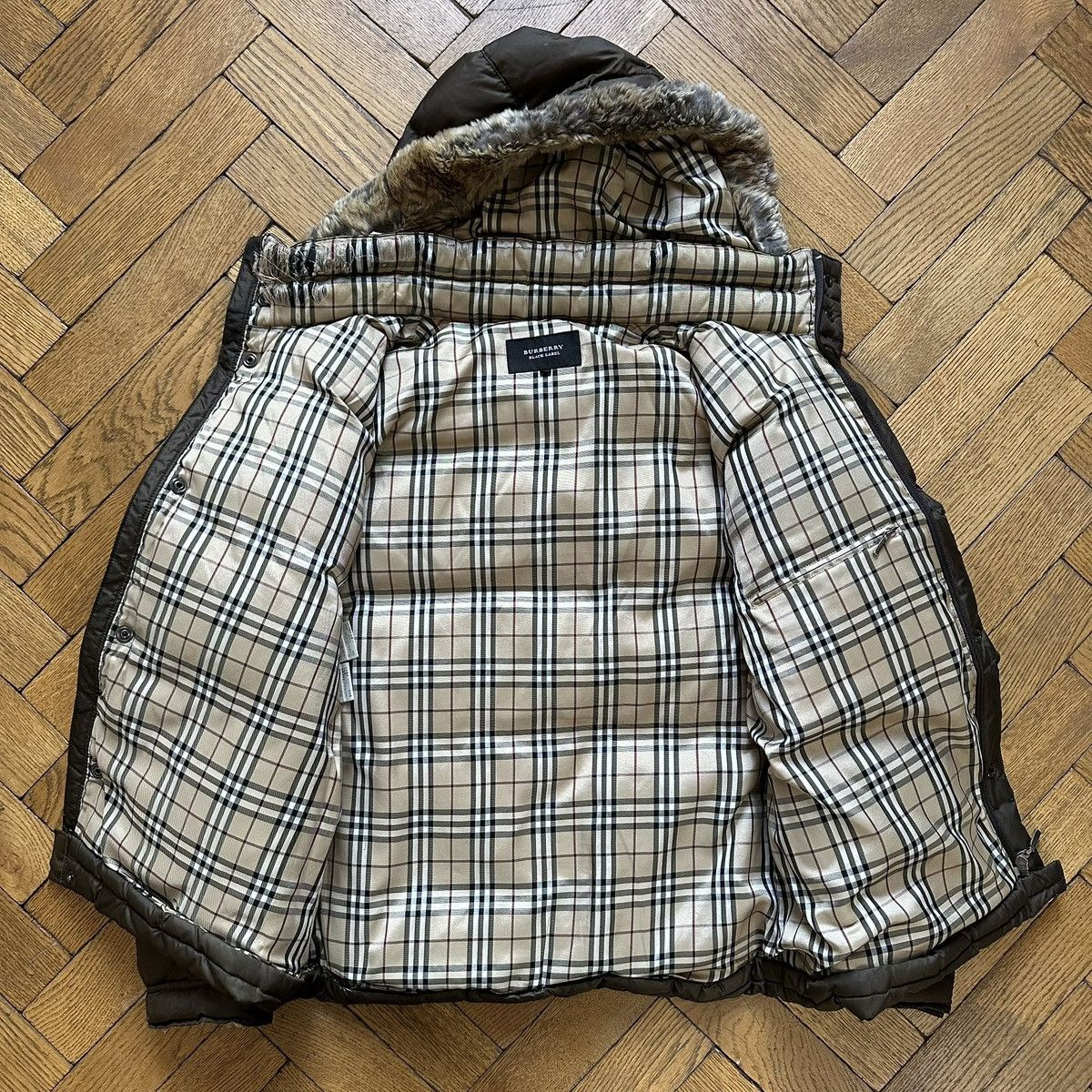 Burberry Burberry Black Label Fur Hood Puffer Jacket Size US L / EU 52-54 / 3 - 2 Thumbnail