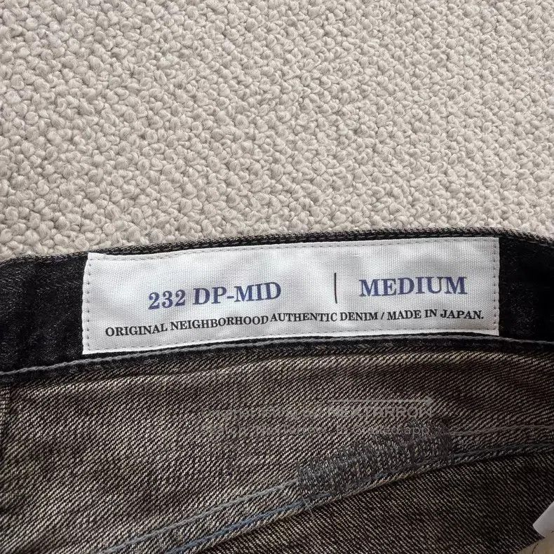 Neighborhood Neighborhood size M jeans Size US 27 - 4 Thumbnail