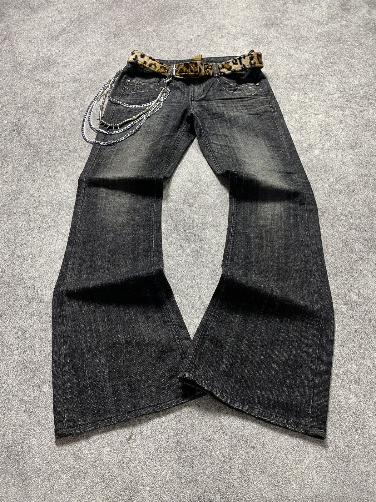 If Six Was Nine × Japanese Brand × Tornado Mart 2000s Taewon Dark Style Flare Jean Size US 30 / EU 46 - 1 Thumbnail