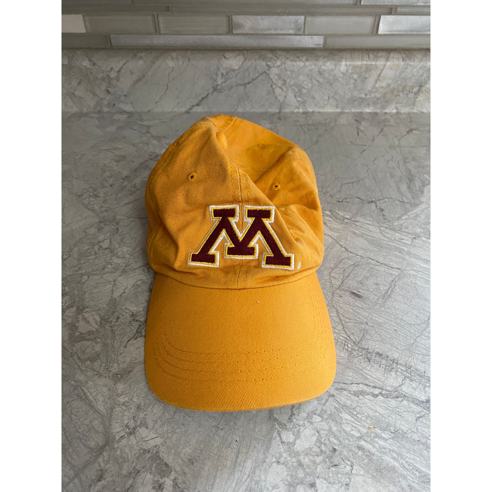 Signatures Minnesota Gophers Strapback Baseball Hat Size ONE SIZE - 2 Thumbnail
