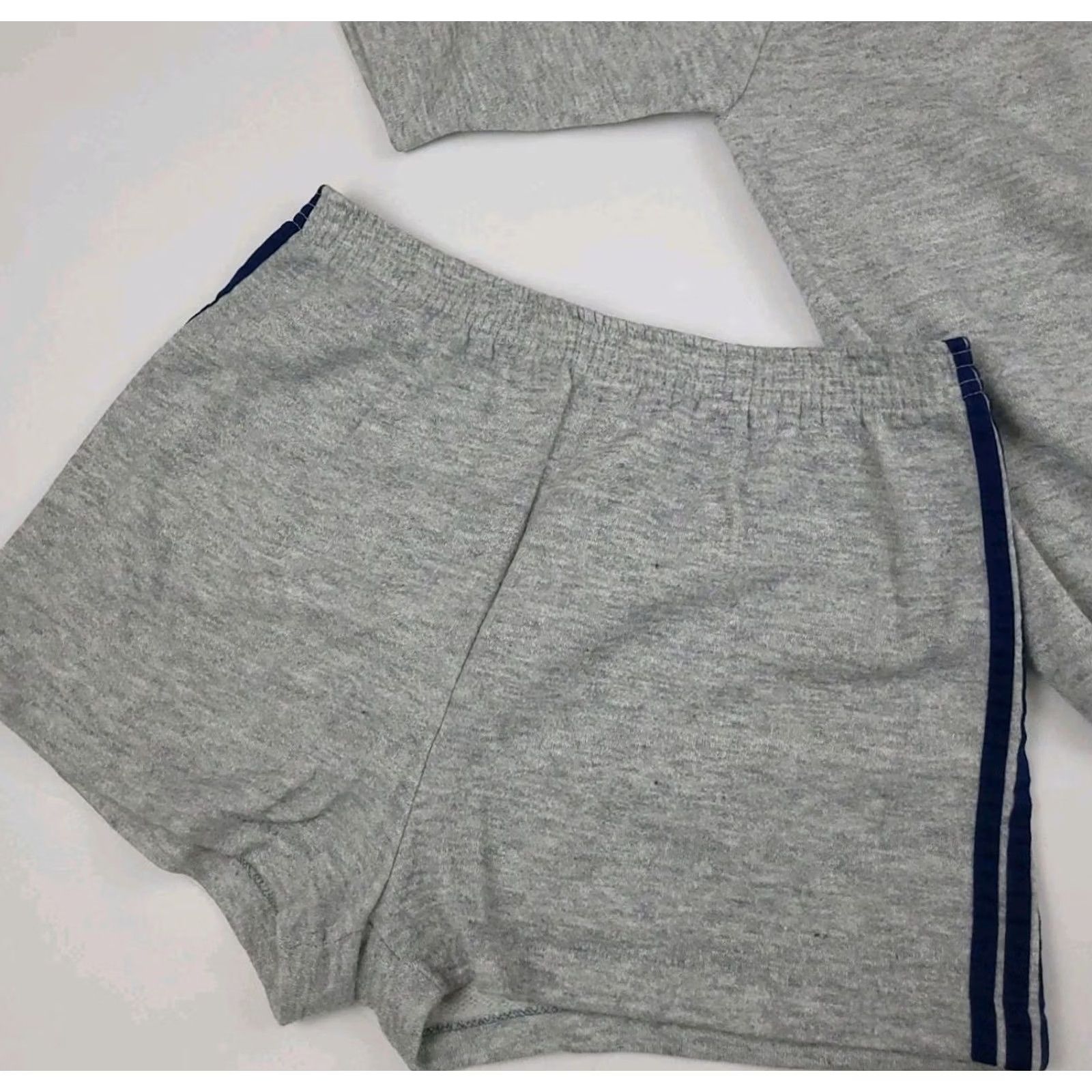Vintage VINTAGE Sportswear Sweatshirt Shorts Set Gray Navy Striped Acrylic USA M Mens Size US M / EU 48-50 / 2 - 2 Thumbnail
