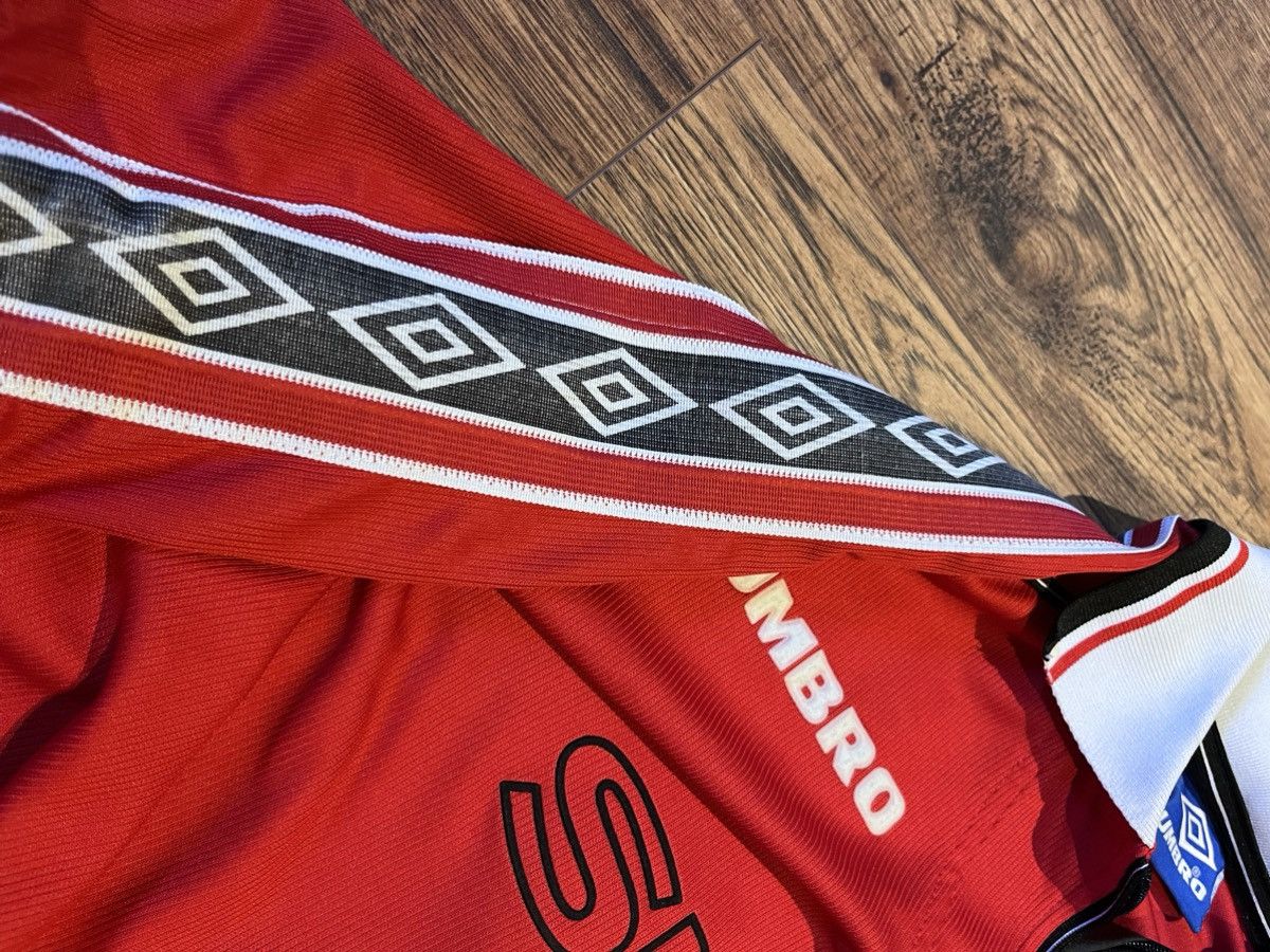Umbro × Vintage Vintage Umbro David Beckham 1996 Manchester United Kit Size US L / EU 52-54 / 3 - 4 Thumbnail