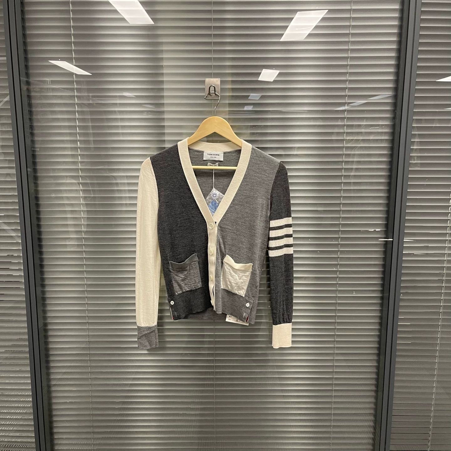 Thom Browne Thom Browne 4-bar gray panel cardigan 38 mint Size S / US 4 / IT 40 - 1 Thumbnail