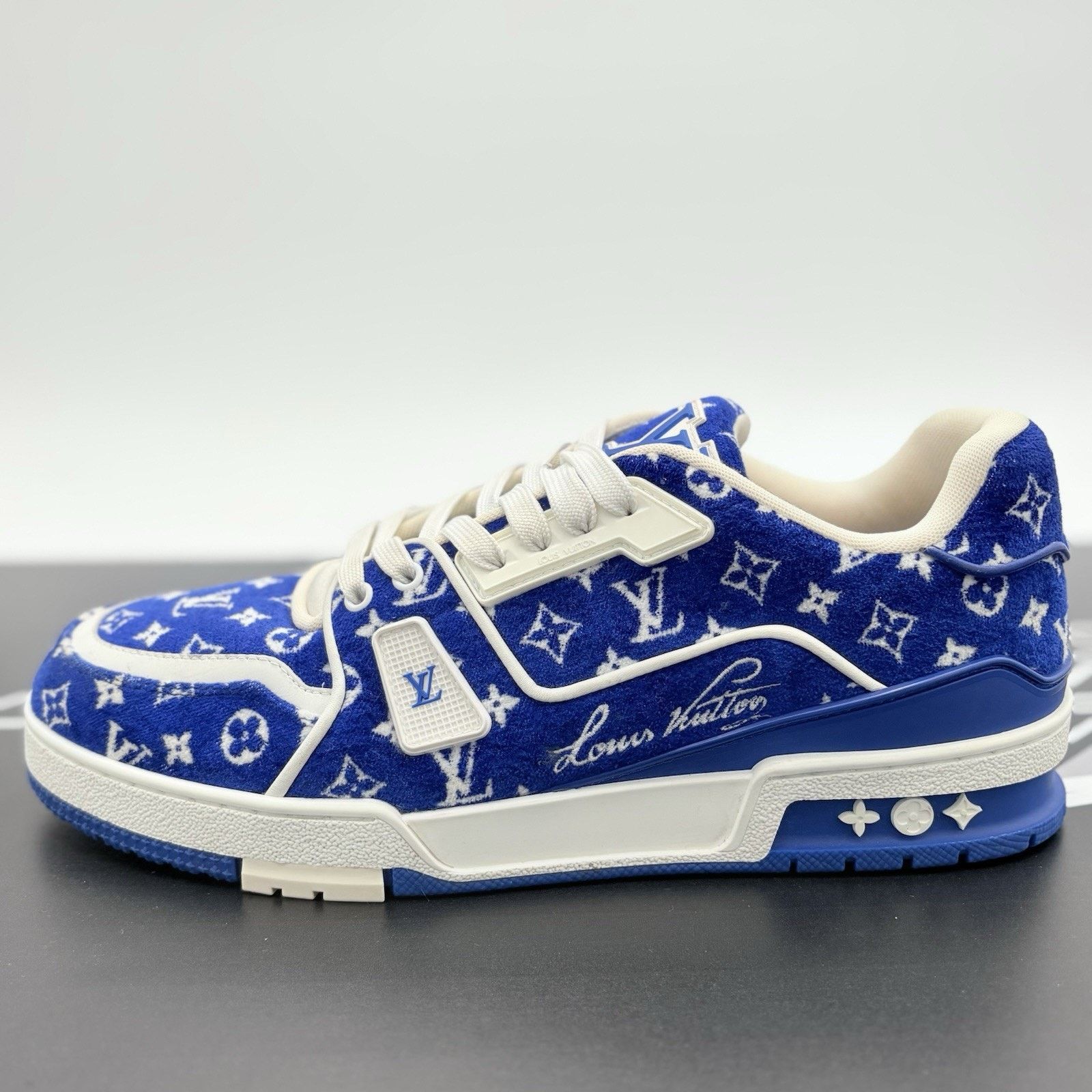 Louis Vuitton Louis Vuitton Trainer ' Blue Monogram ' | SUPER CLEAN! Size US 9.5 / EU 42-43 - 8 Thumbnail