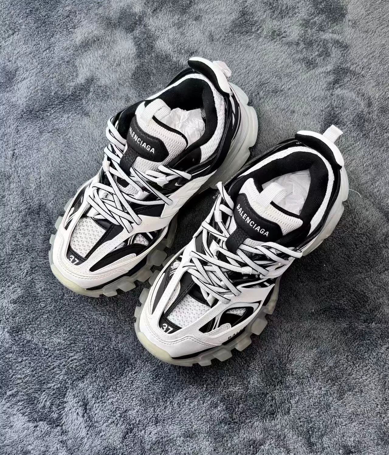 Balenciaga Balenciaga Patchwork Black Lowtop Sneakers 37 Men Size US 5 / EU 37 - 1 Thumbnail