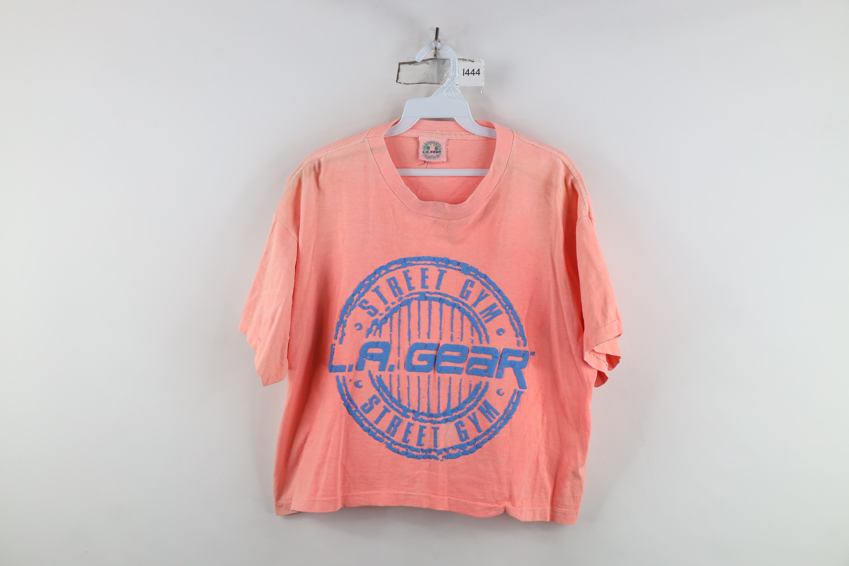 Vintage Vintage 90s LA Gear Paint Cropped Street Gym T-Shirt USA Size ONE SIZE - 1 Thumbnail