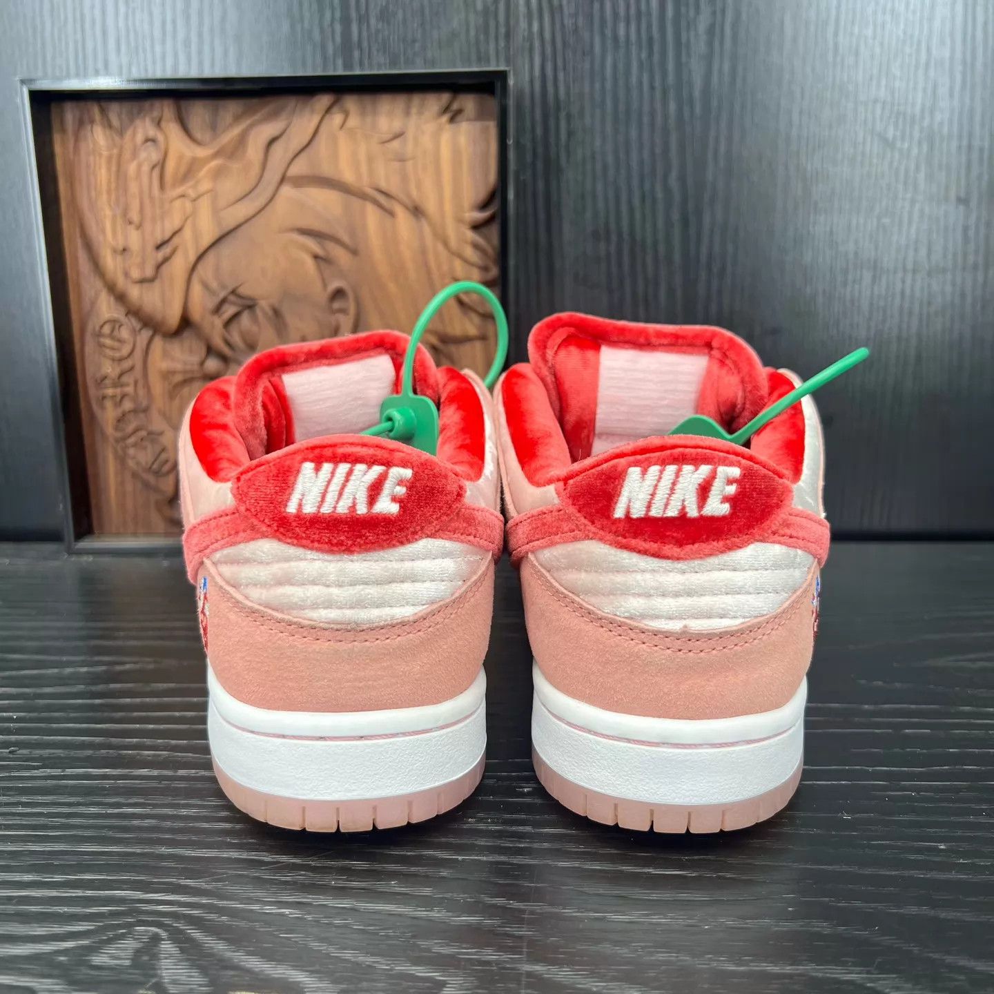 Nike Nike Dunk SB Valentine's Day 37.5 Boxed New Size US 7 / IT 37 - 4 Thumbnail