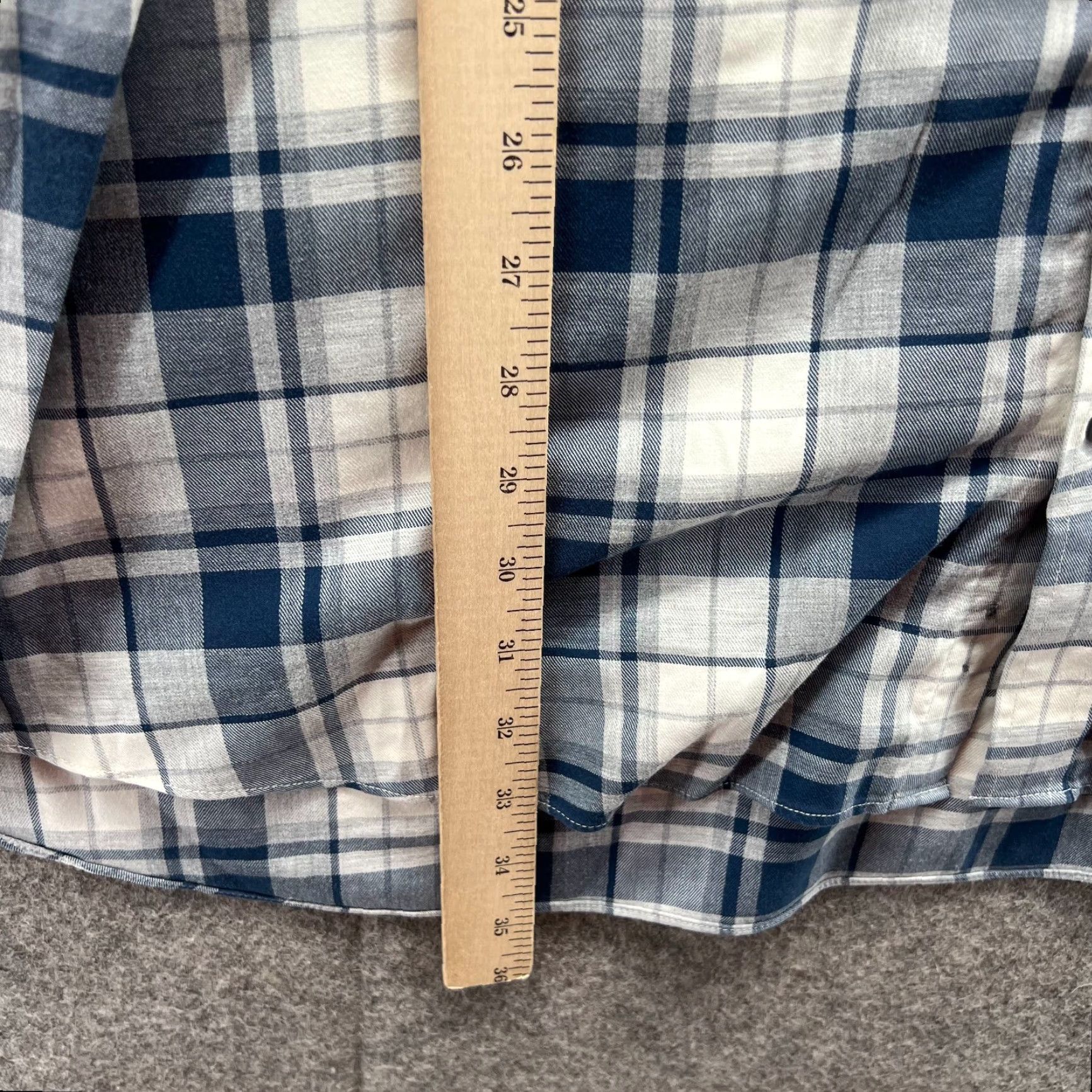 Vintage VINTAGE? No — LL Bean Shirt Men XL White Blue Traditional Tall Button Up Plaid Wrinkle Plaid Size US XL / EU 56 / 4 - 2 Thumbnail