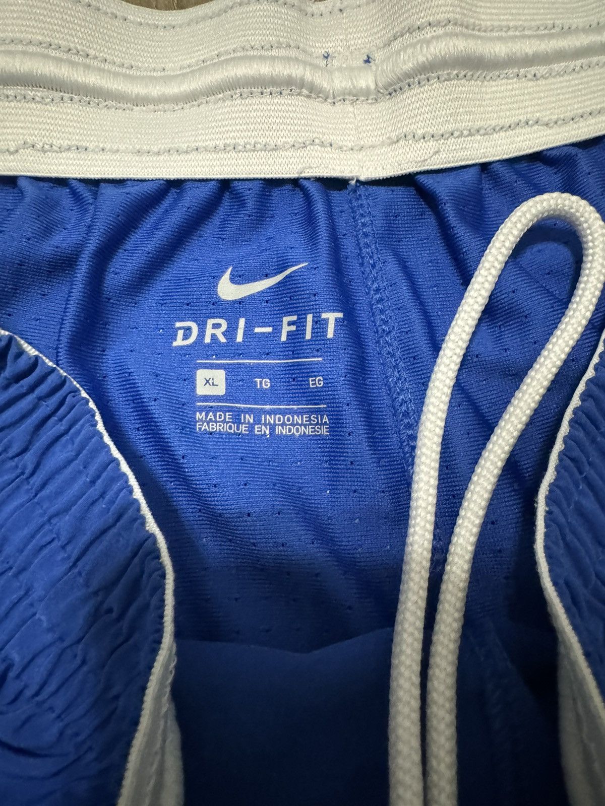 Nike × Vintage Nike basketball shorts Size US 37 - 4 Thumbnail