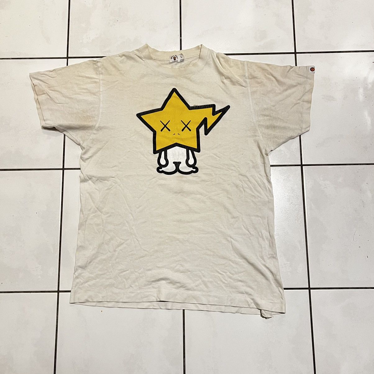 Bape × Kaws BAPE x KAWS Baby Milo Star T-Shirt White Graphic Tee Size US L / EU 52-54 / 3 - 1 Thumbnail