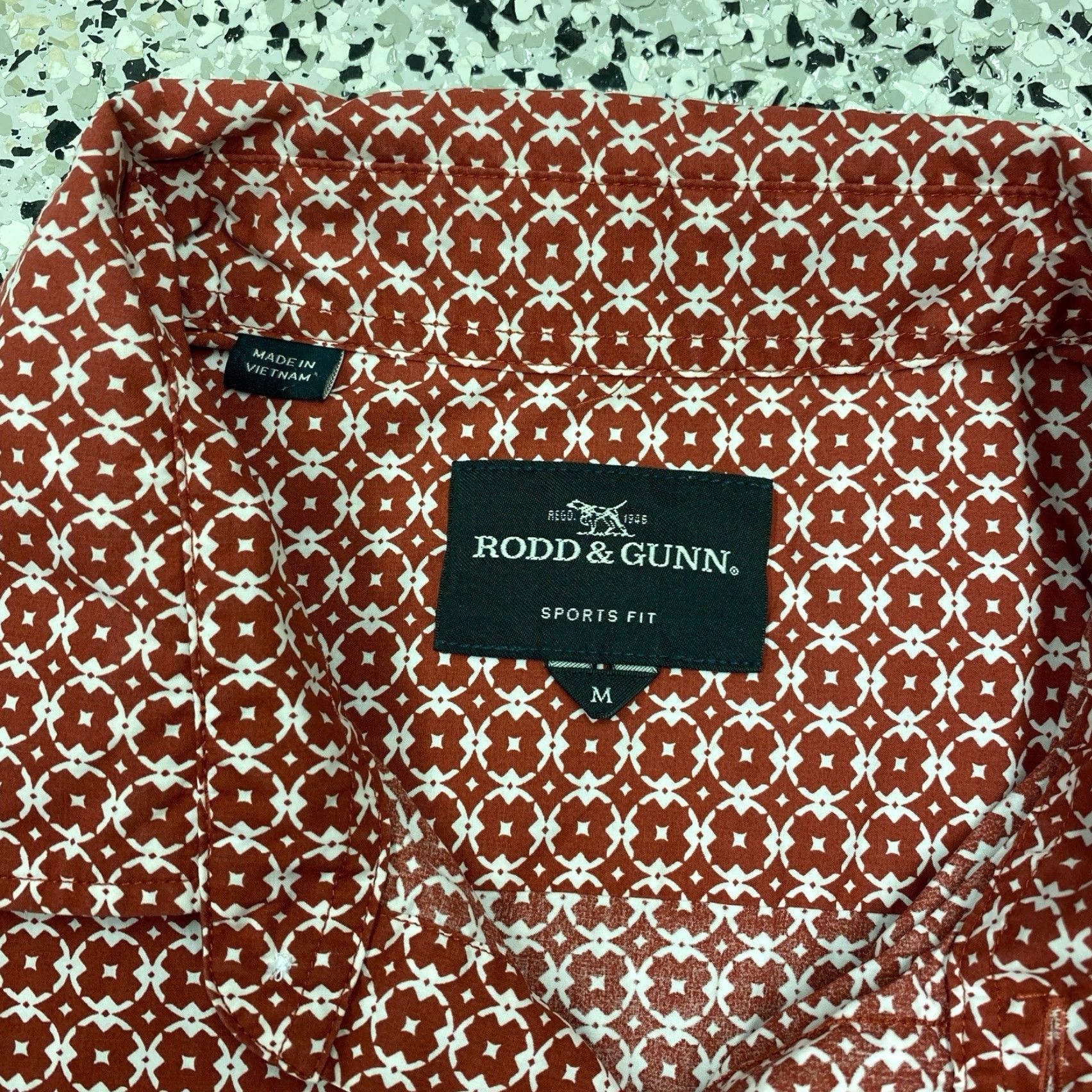 Rodd & Gunn RODD & GUNN Sports Fit Button-Up Shirt Men Medium White Red Geometric Cotton Long Sleeve Casual Size US M / EU 48-50 / 2 - 2 Thumbnail