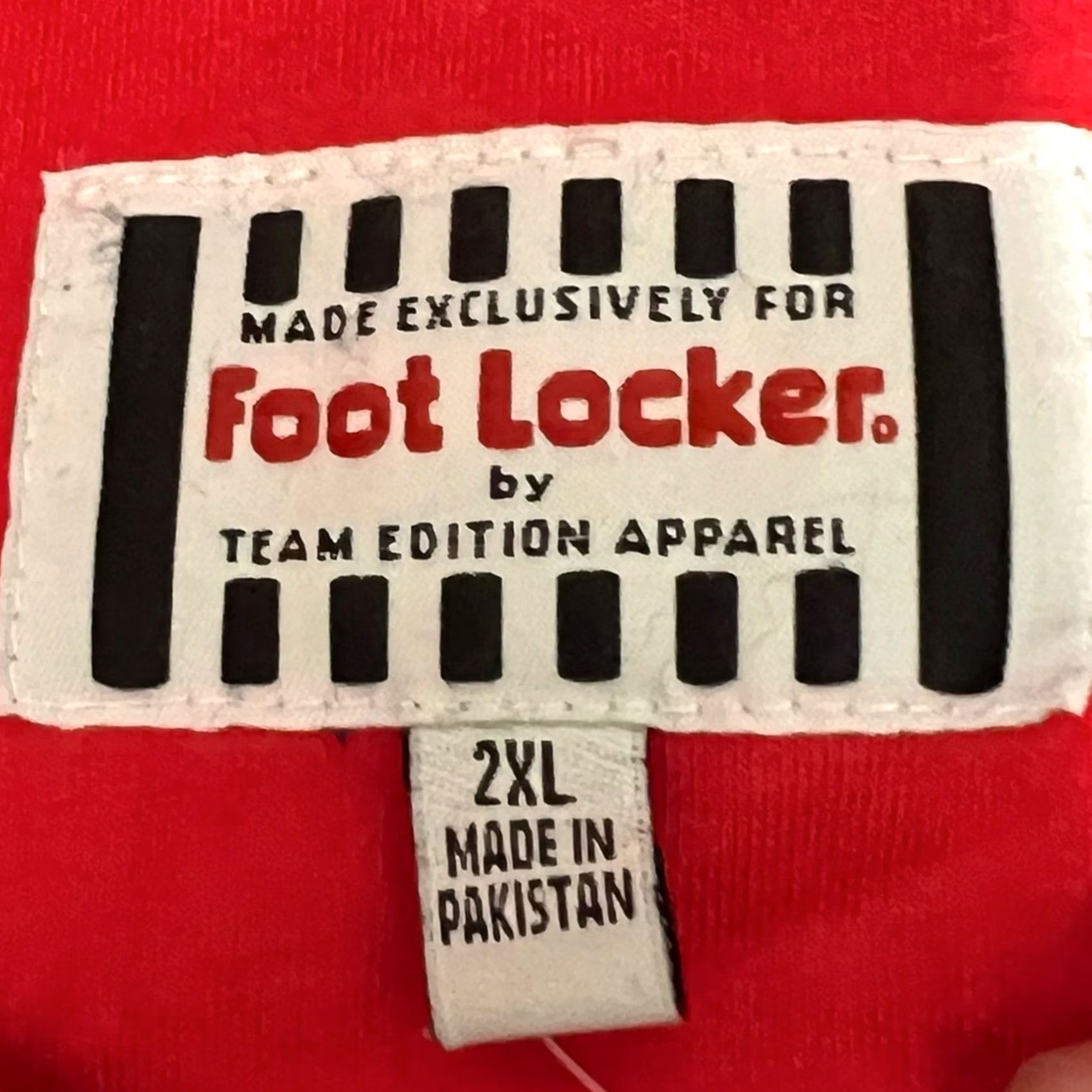 Vintage VINTAGE Foot Locker Howard Bison Campus Pullover Hoodie XXL Embroidered Men’s Size US XXL / EU 58 / 5 - 6 Thumbnail