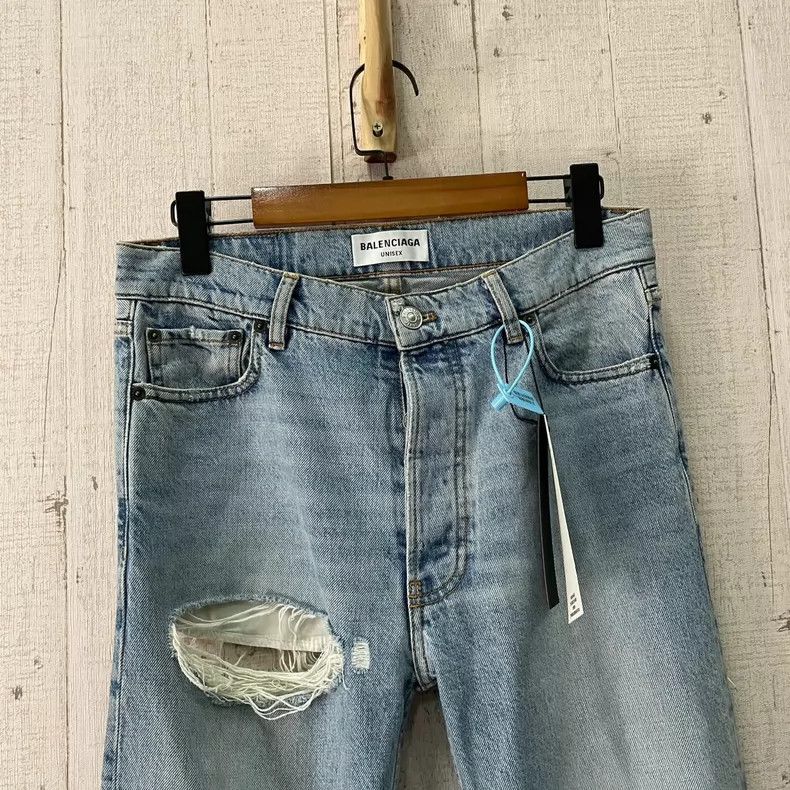Balenciaga Balenciaga Distressed denim pants Size US 26 / EU 42 - 3 Thumbnail
