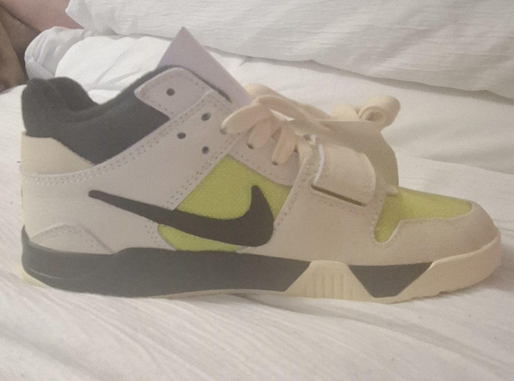 Travis Scott Travis scott bright cactus Size US 5 / EU 37 - 2 Thumbnail