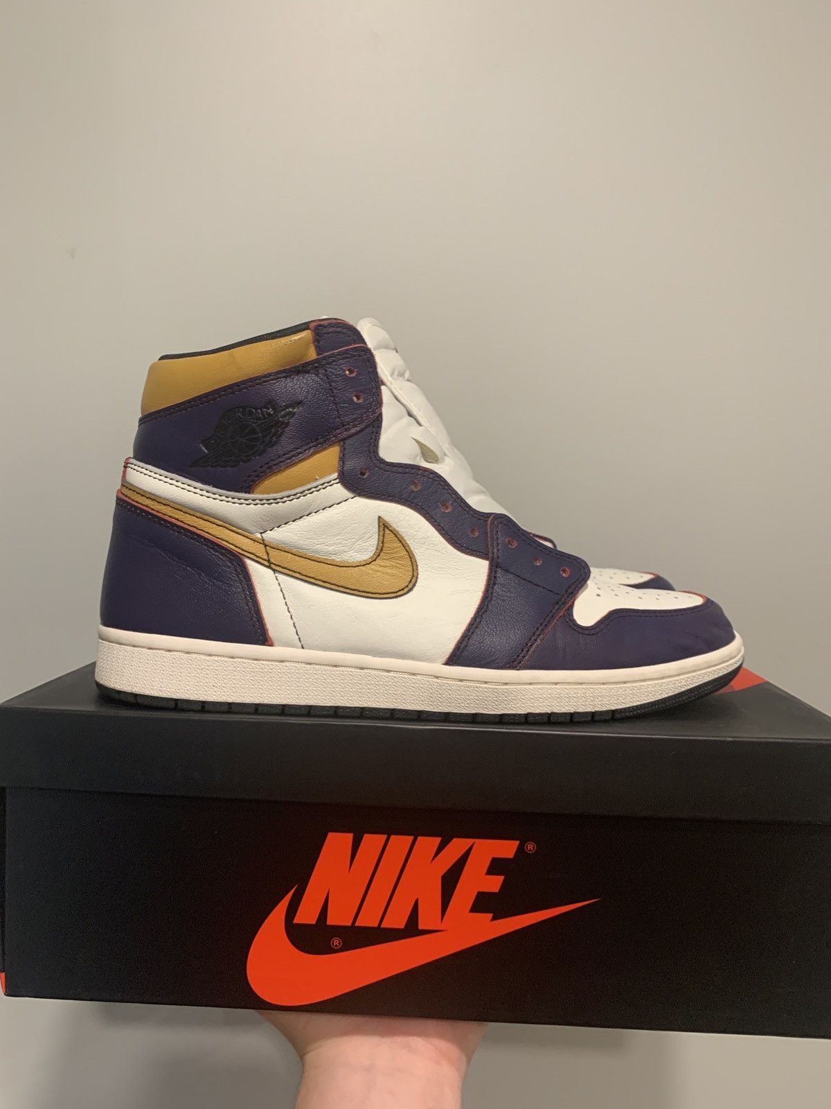 La to Chicago Jordan 1 size 11