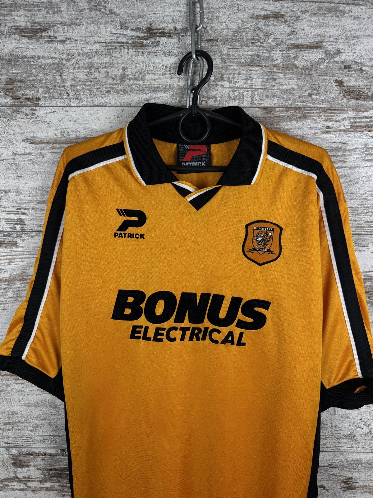 Vintage Mens Vintage Patrick Hull City tigers home T-shirt jersey Size US S / EU 44-46 / 1 - 3 Thumbnail